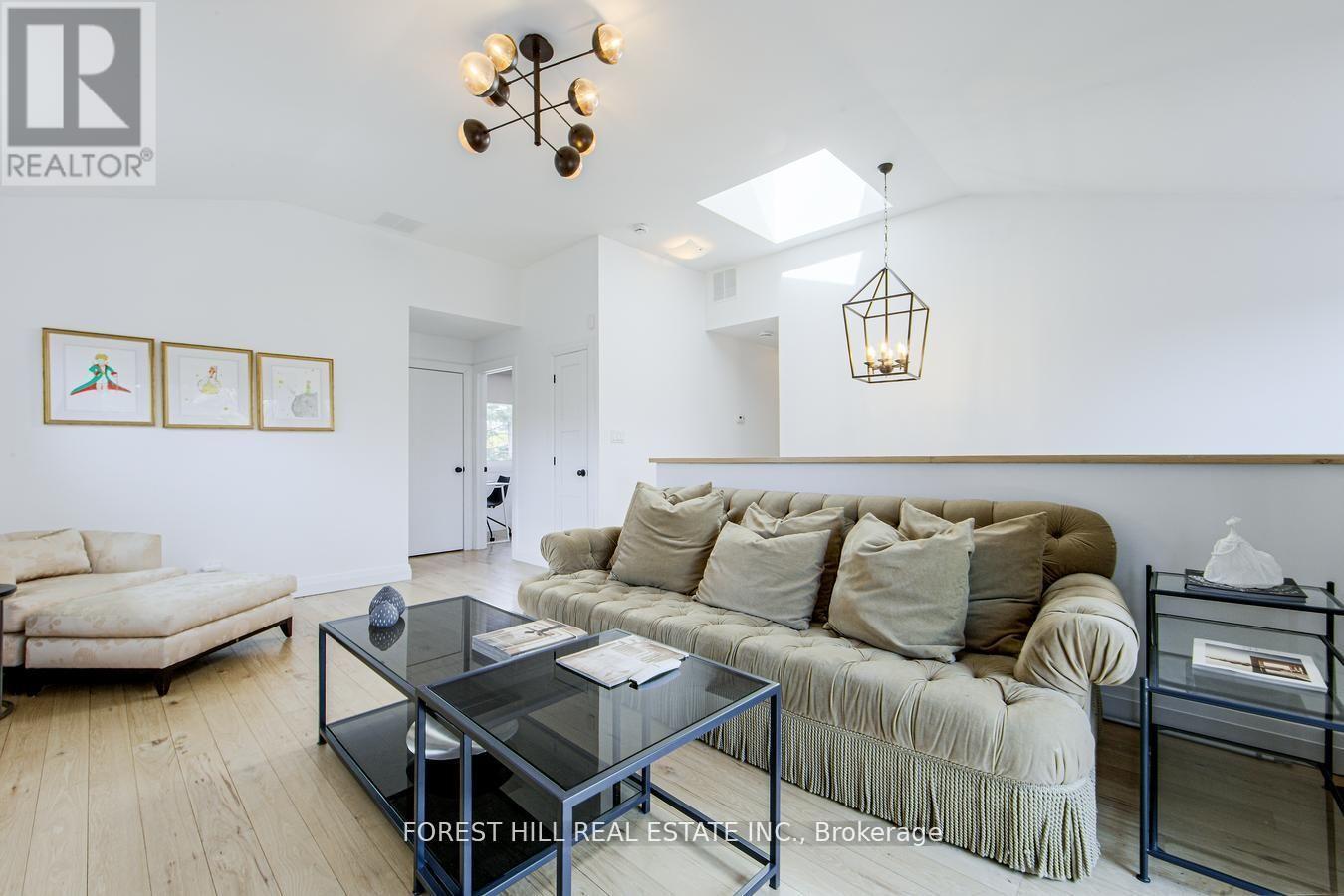 193 Lakewood Drive, Oakville (Co Central), Ontario  L6K 1B3 - Photo 24 - W12447268