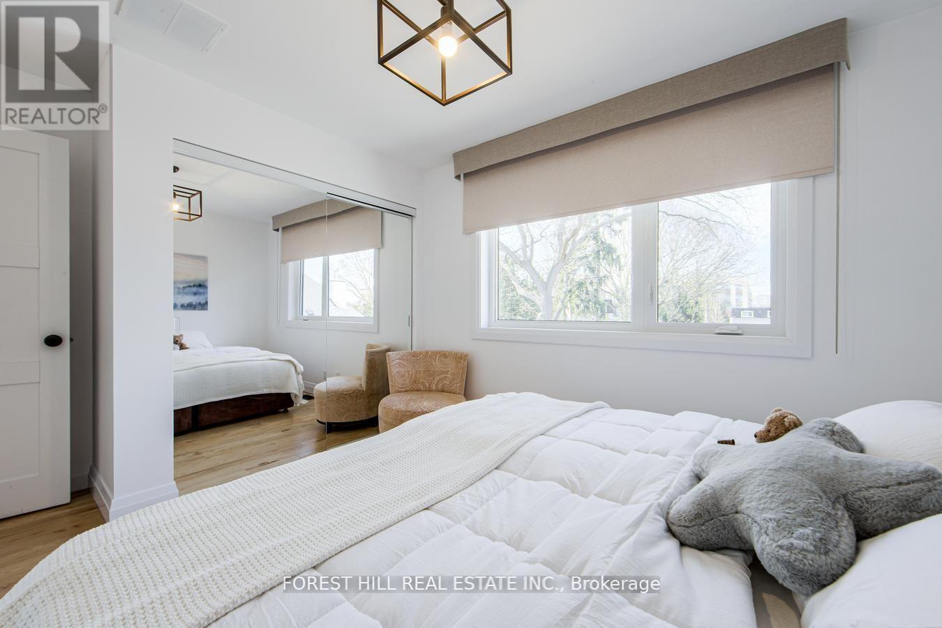 193 Lakewood Drive, Oakville (Co Central), Ontario  L6K 1B3 - Photo 32 - W12447268