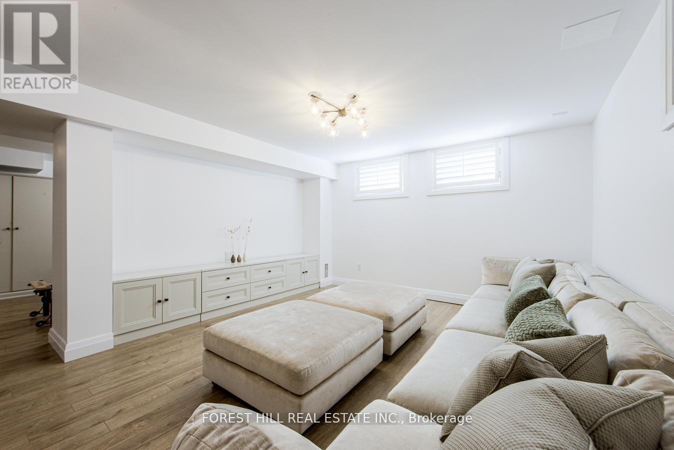 193 Lakewood Drive, Oakville (Co Central), Ontario  L6K 1B3 - Photo 41 - W12447268