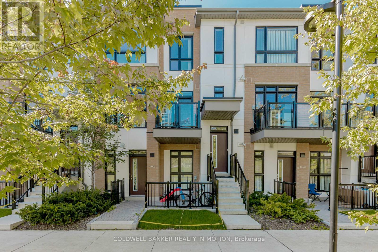 Th203 - 90 Canon Jackson Drive, Toronto (Brookhaven-Amesbury), Ontario  M6M 0C1 - Photo 2 - W12447269