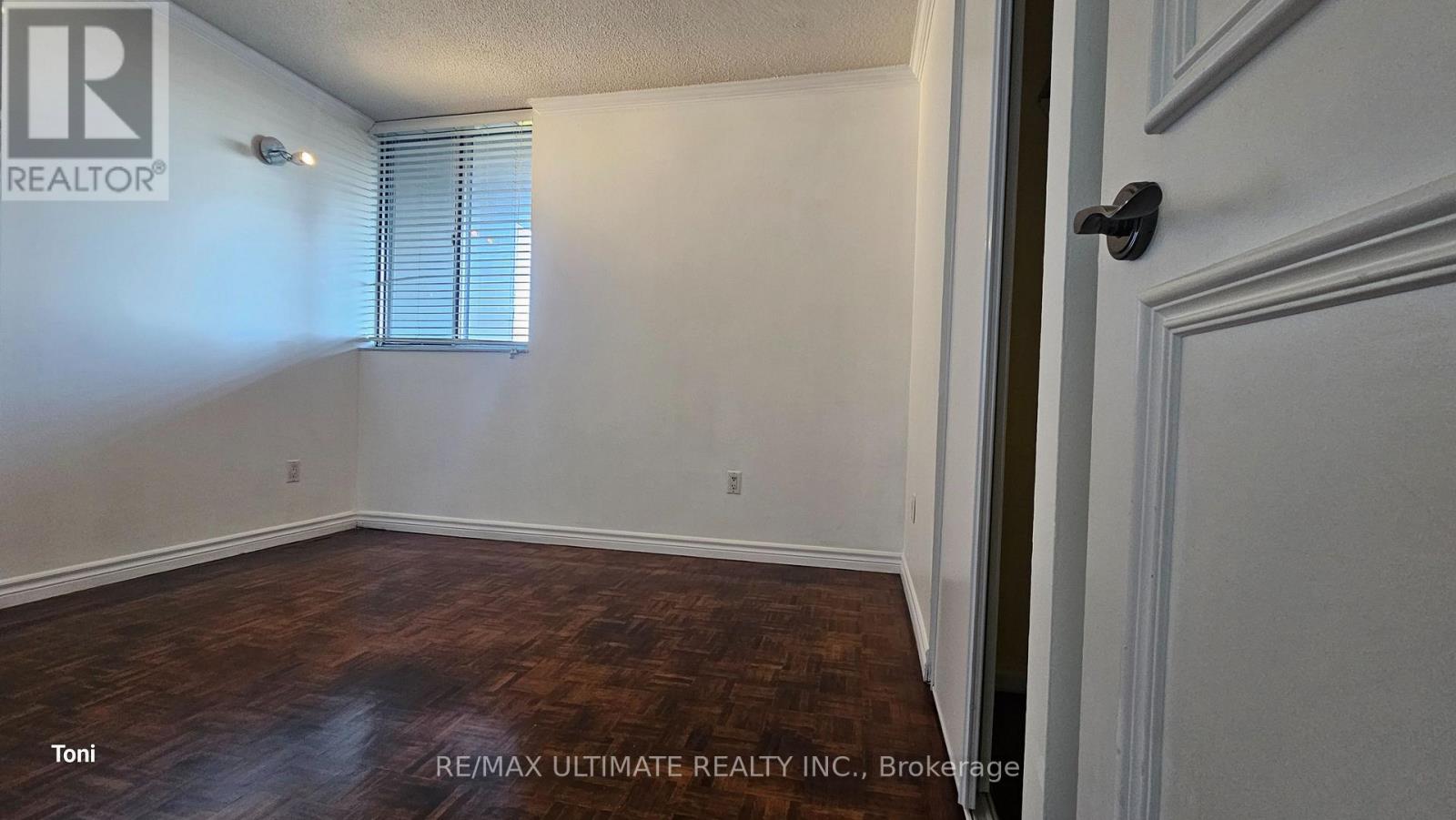 1404 - 10 Martha Eaton Way, Toronto, Ontario  M6M 5B3 - Photo 19 - W12447313