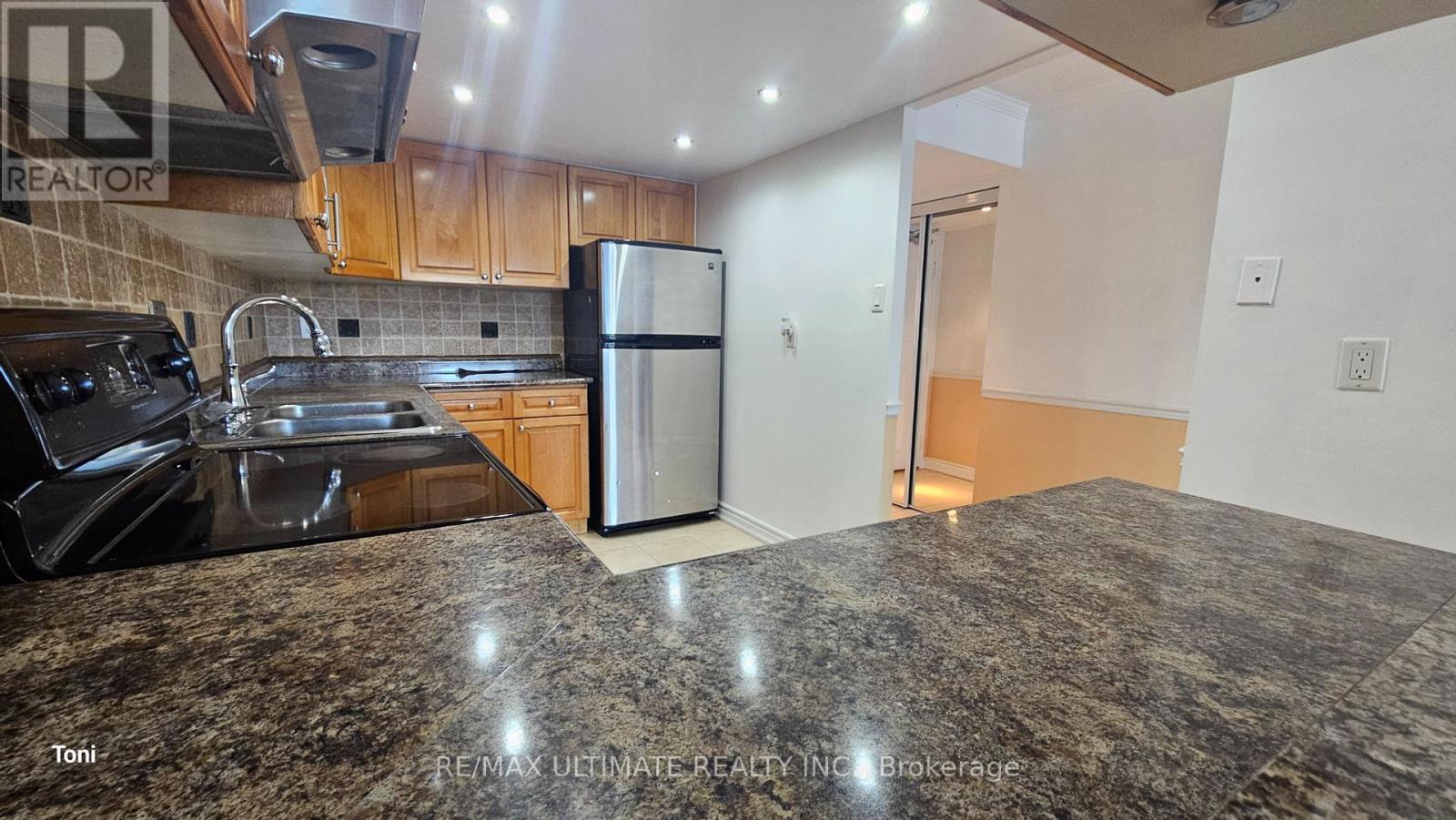 1404 - 10 Martha Eaton Way, Toronto, Ontario  M6M 5B3 - Photo 2 - W12447313