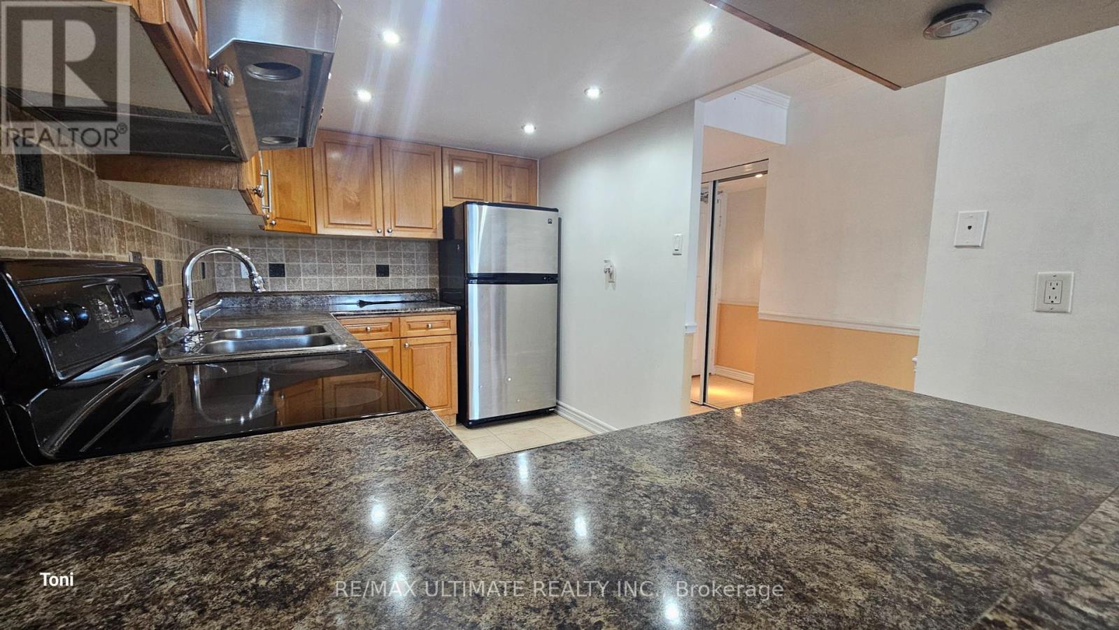 1404 - 10 Martha Eaton Way, Toronto, Ontario  M6M 5B3 - Photo 3 - W12447313