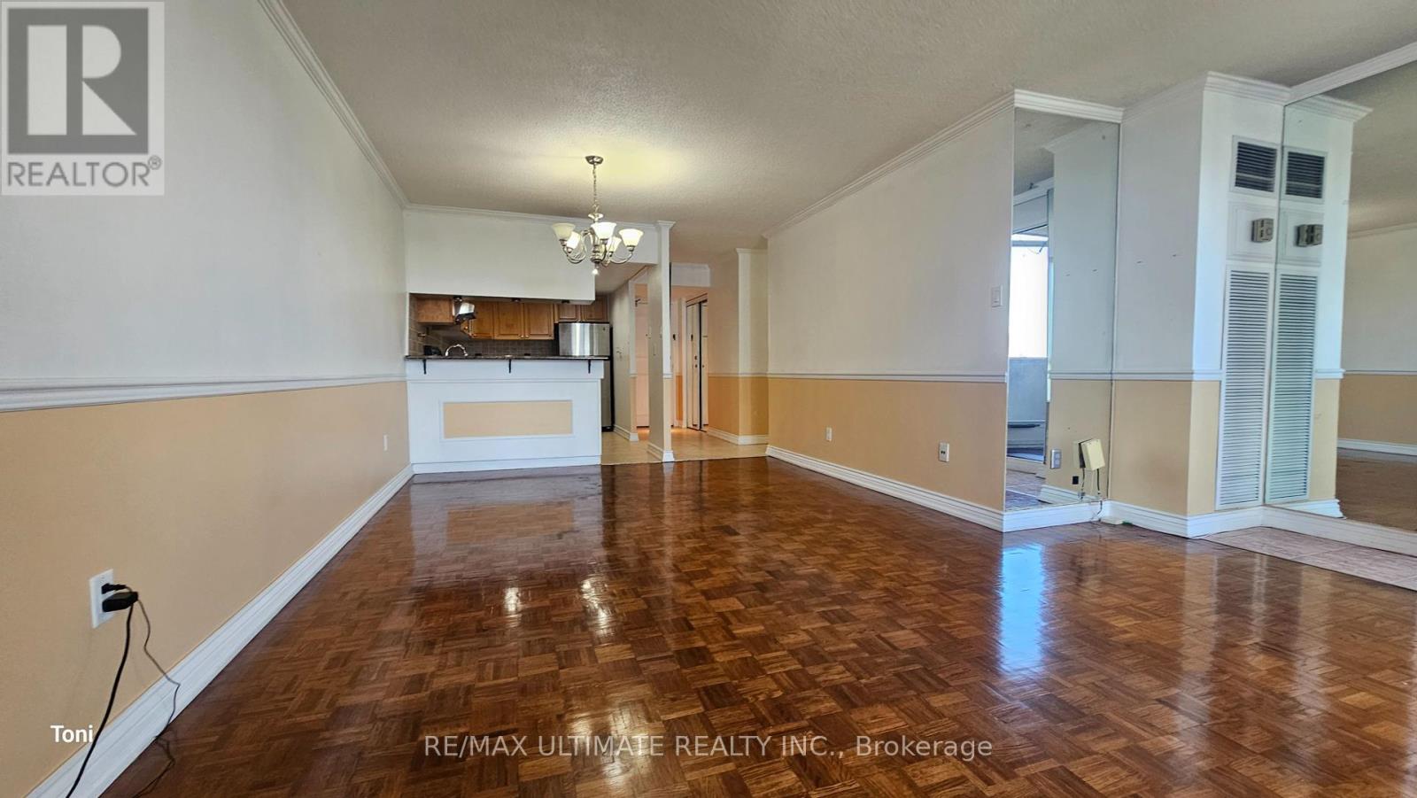 1404 - 10 Martha Eaton Way, Toronto, Ontario  M6M 5B3 - Photo 4 - W12447313