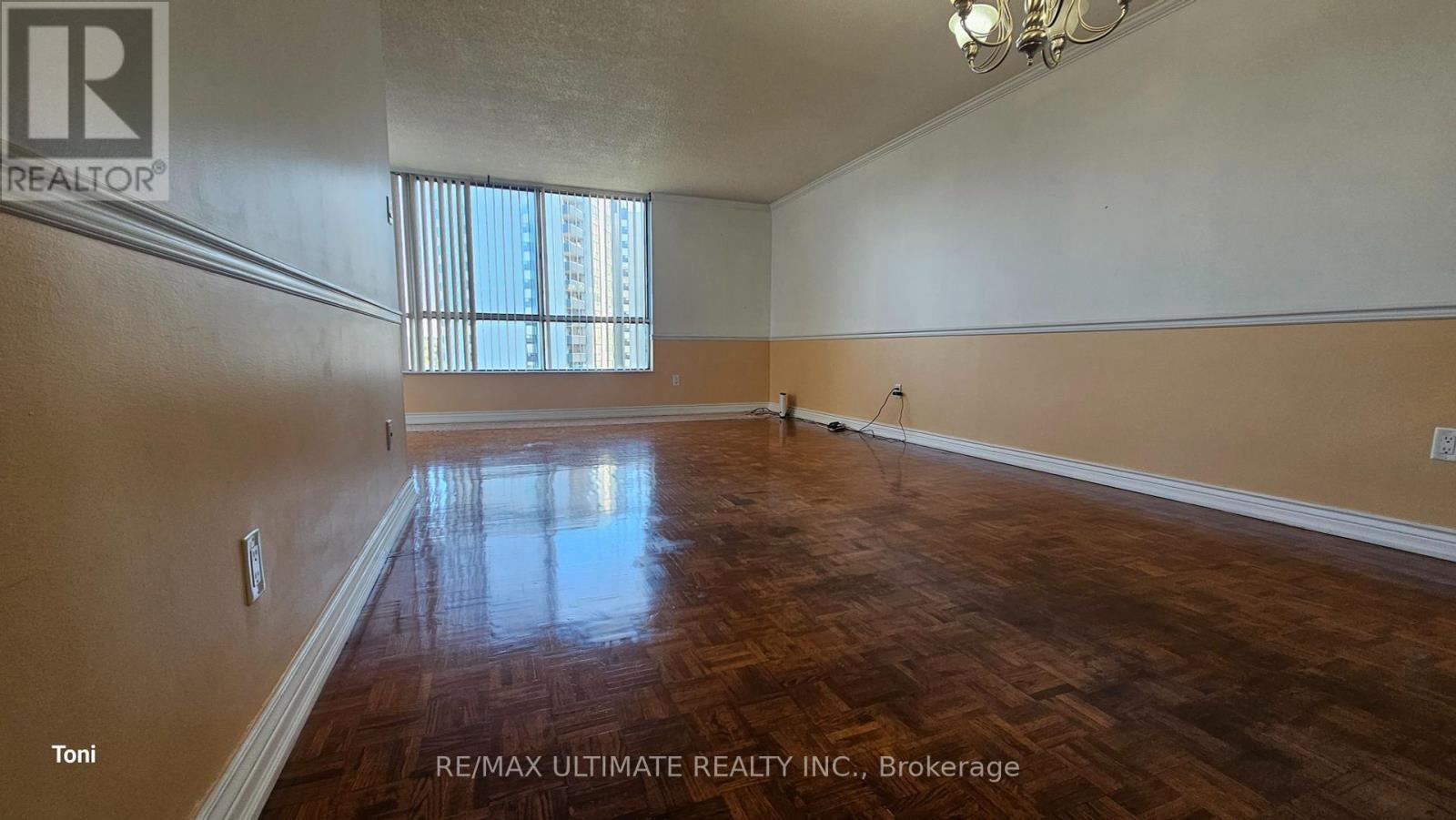 1404 - 10 Martha Eaton Way, Toronto, Ontario  M6M 5B3 - Photo 8 - W12447313