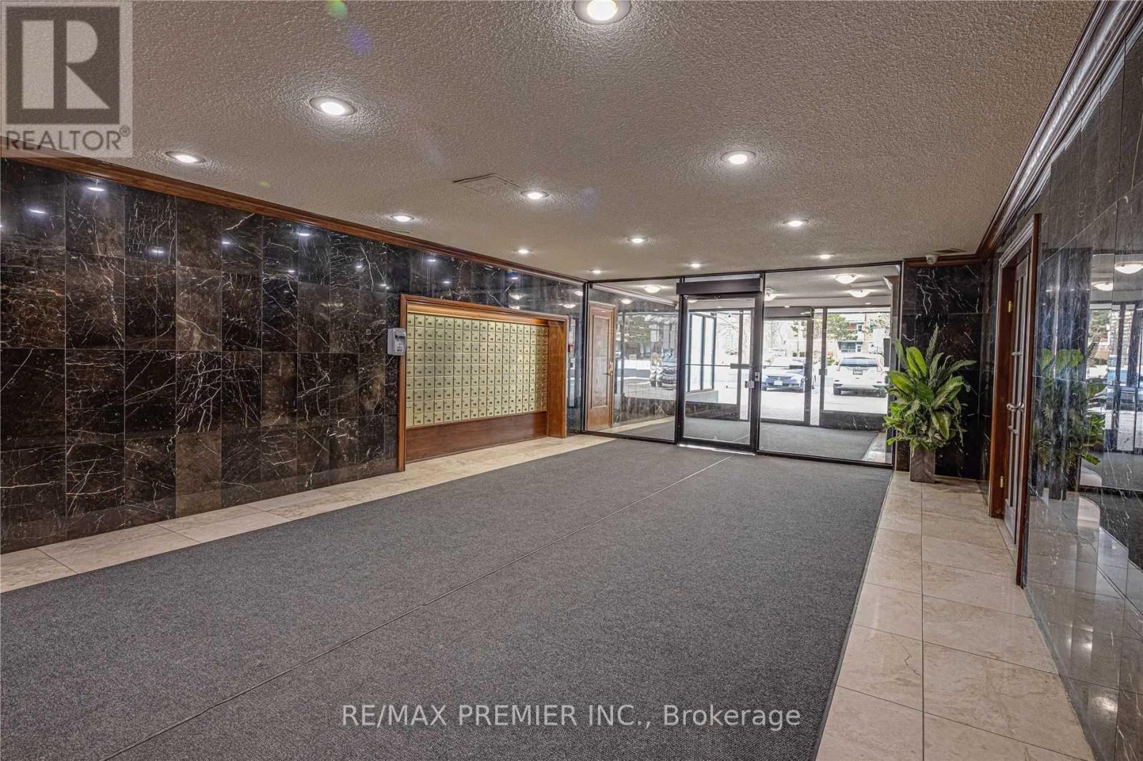 501 - 10 Tobermory Drive, Toronto, Ontario  M3N 2Y5 - Photo 2 - W12447318