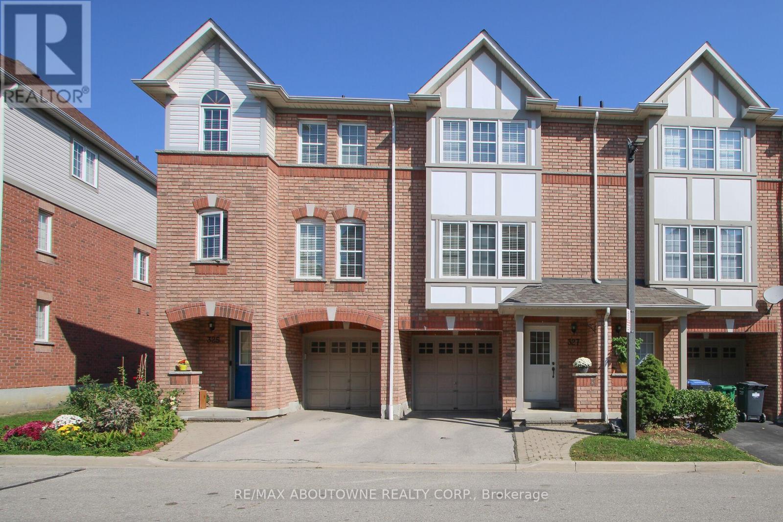 327 - 3030 BREAKWATER COURT, Mississauga, Ontario