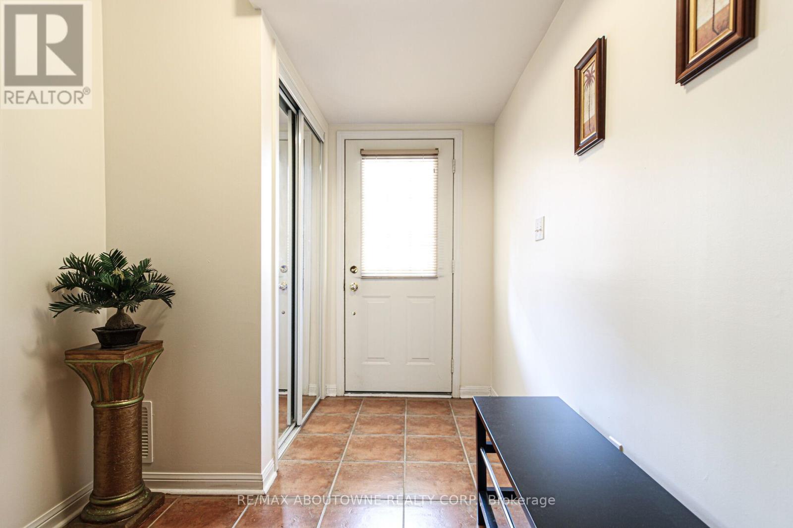 327 - 3030 Breakwater Court, Mississauga, Ontario  L5B 4N7 - Photo 6 - W12447324