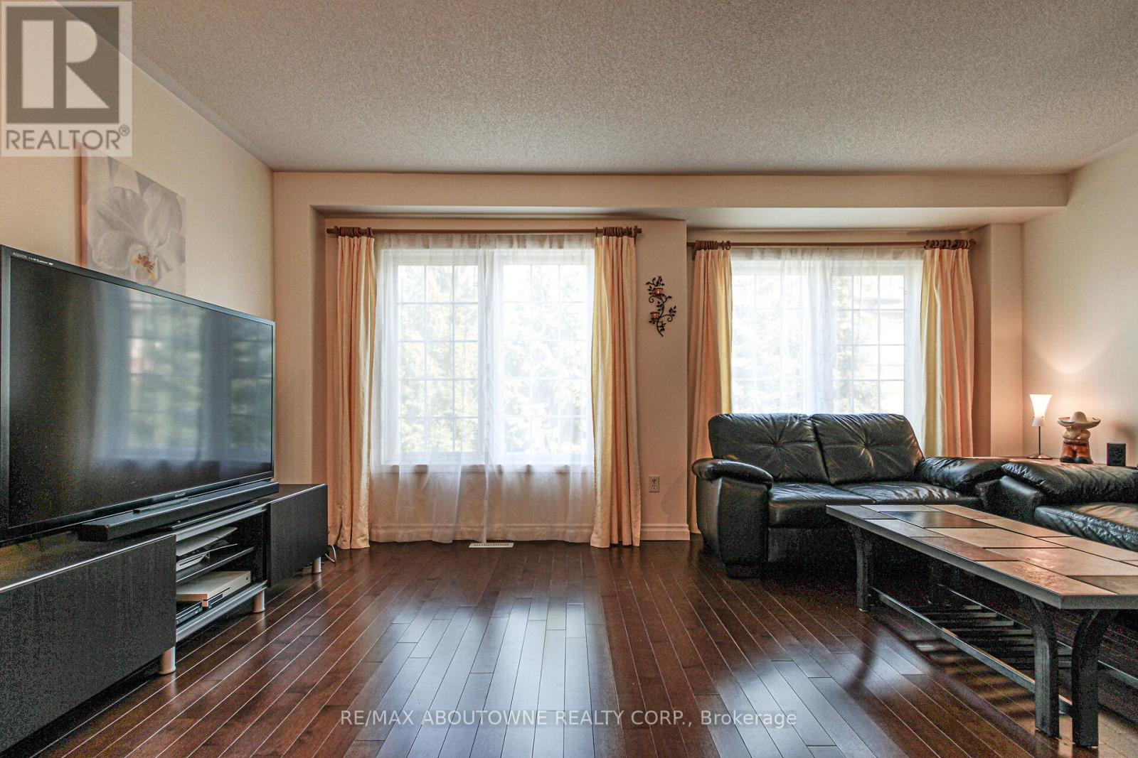 327 - 3030 Breakwater Court, Mississauga, Ontario  L5B 4N7 - Photo 8 - W12447324