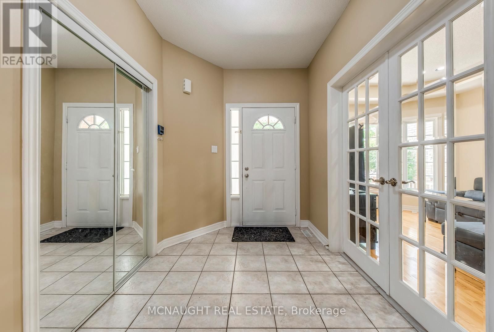 101 Letty Avenue, Brampton, Ontario  L6Y 5E1 - Photo 4 - W12447338