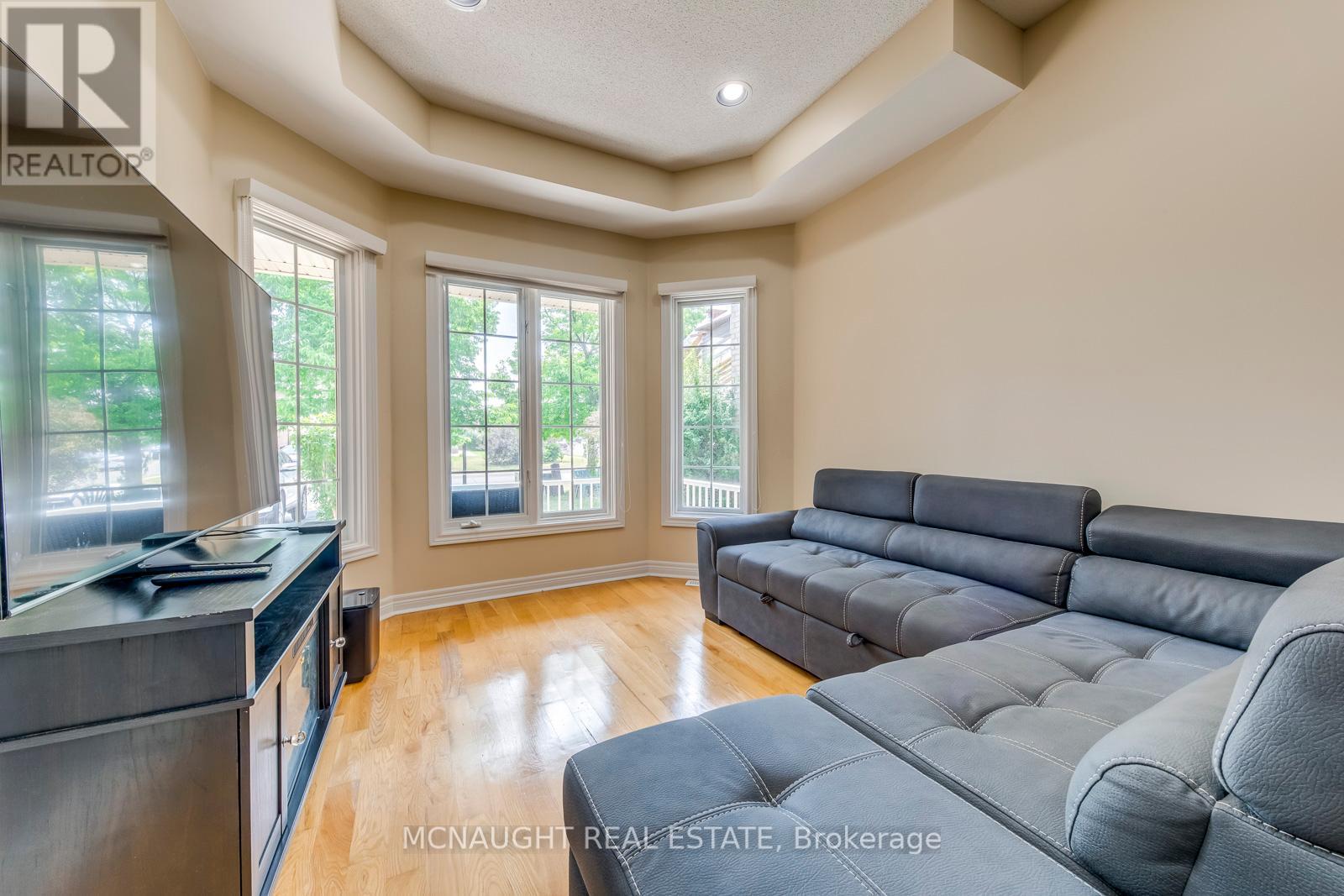 101 Letty Avenue, Brampton, Ontario  L6Y 5E1 - Photo 8 - W12447338