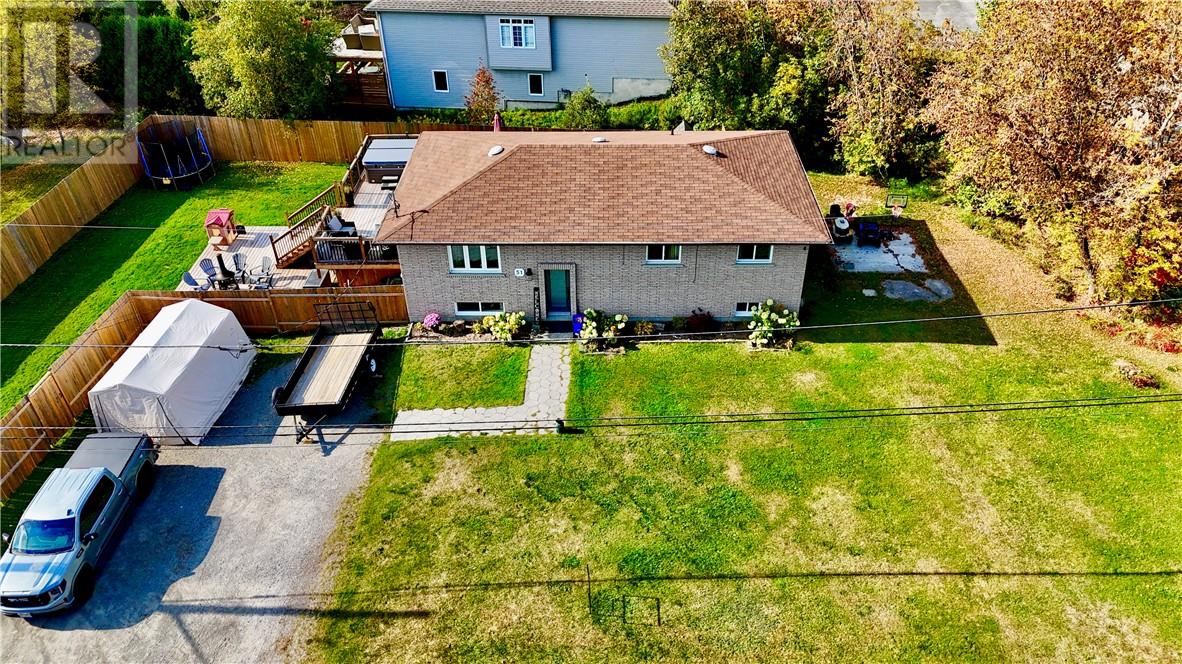 51 Matson Road, Garson, Ontario  P3L 1M3 - Photo 2 - 2124998