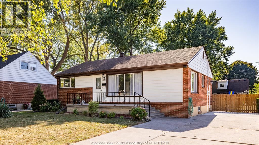 MLS# 25025406: 3145 ACADEMY, Windsor, Canada