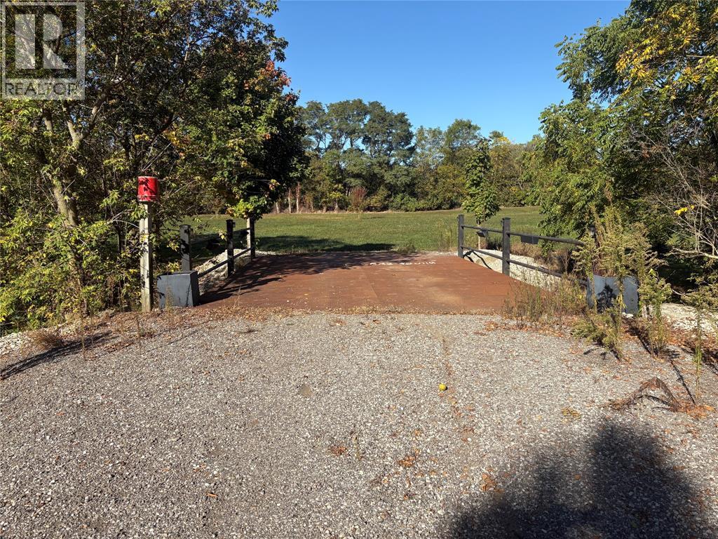 18 Wellington Street, Lambton Shores photo 2