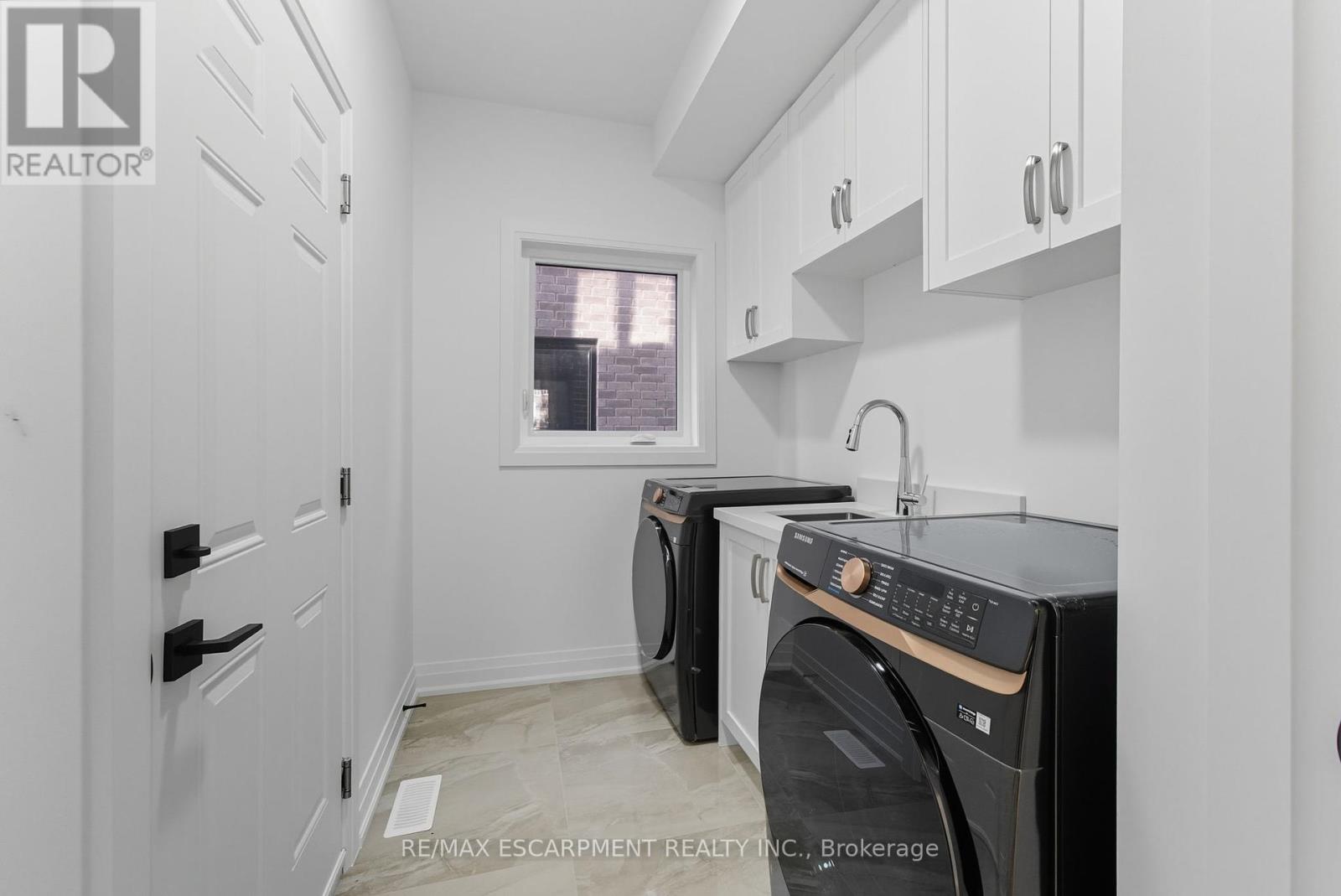 161 Pike Creek Drive, Haldimand, Ontario  N0A 1E0 - Photo 16 - X12447259
