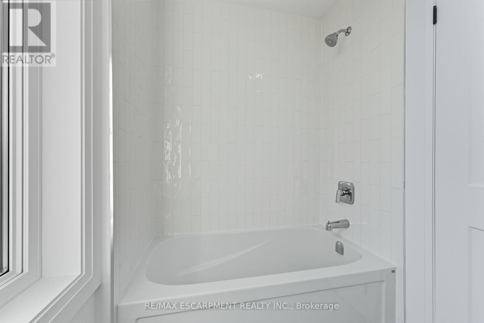 161 Pike Creek Drive, Haldimand, Ontario  N0A 1E0 - Photo 29 - X12447259