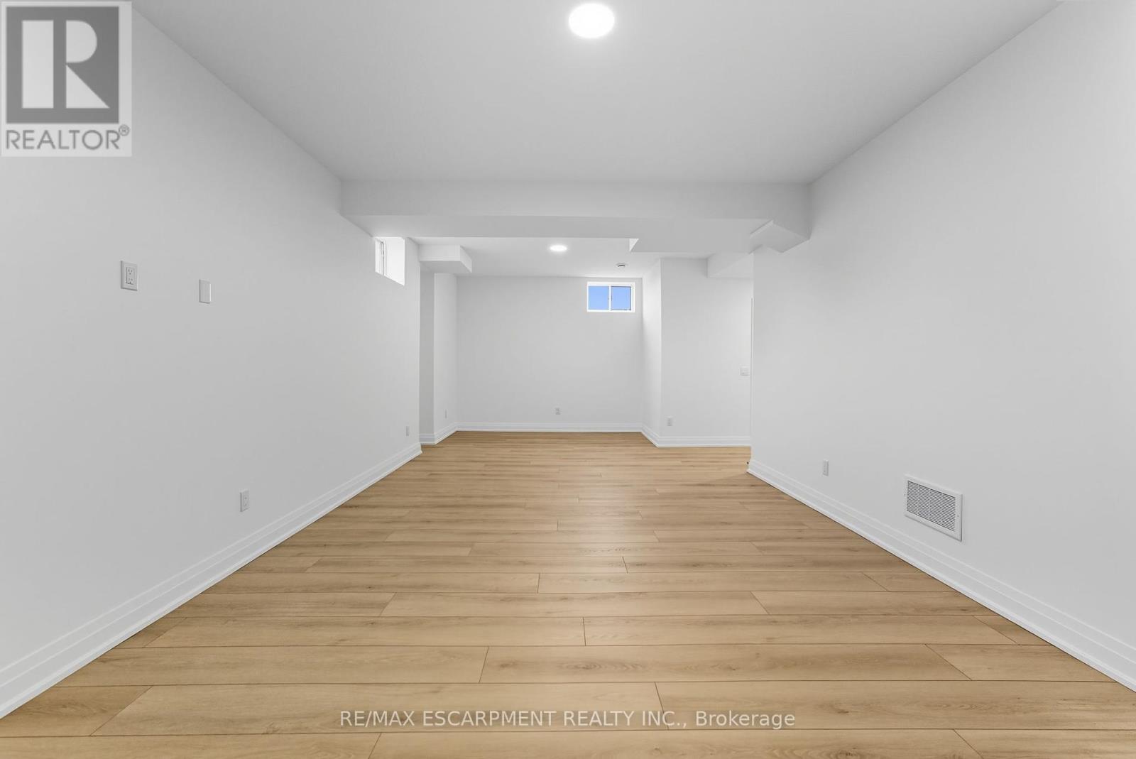 161 Pike Creek Drive, Haldimand, Ontario  N0A 1E0 - Photo 35 - X12447259