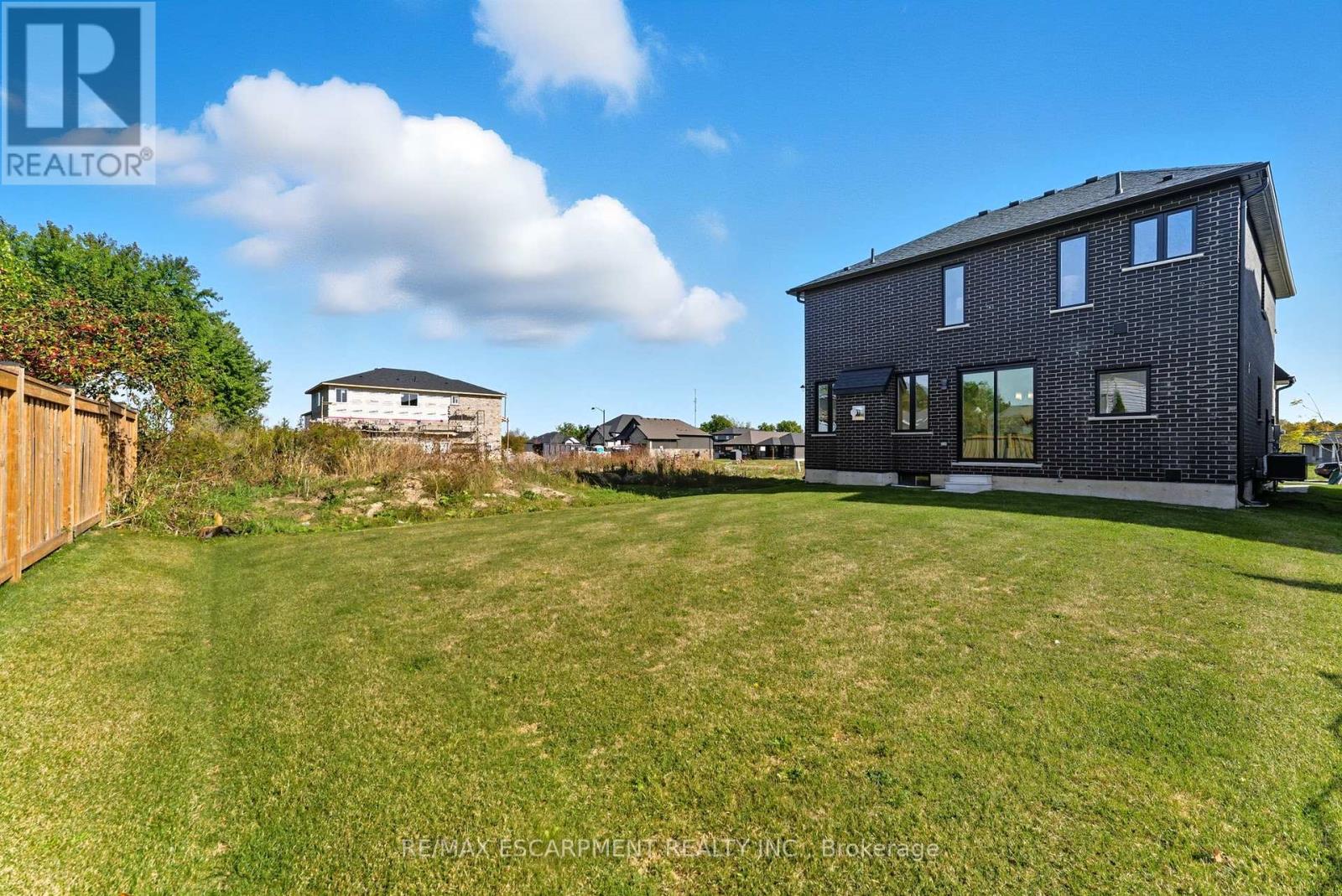161 Pike Creek Drive, Haldimand, Ontario  N0A 1E0 - Photo 38 - X12447259