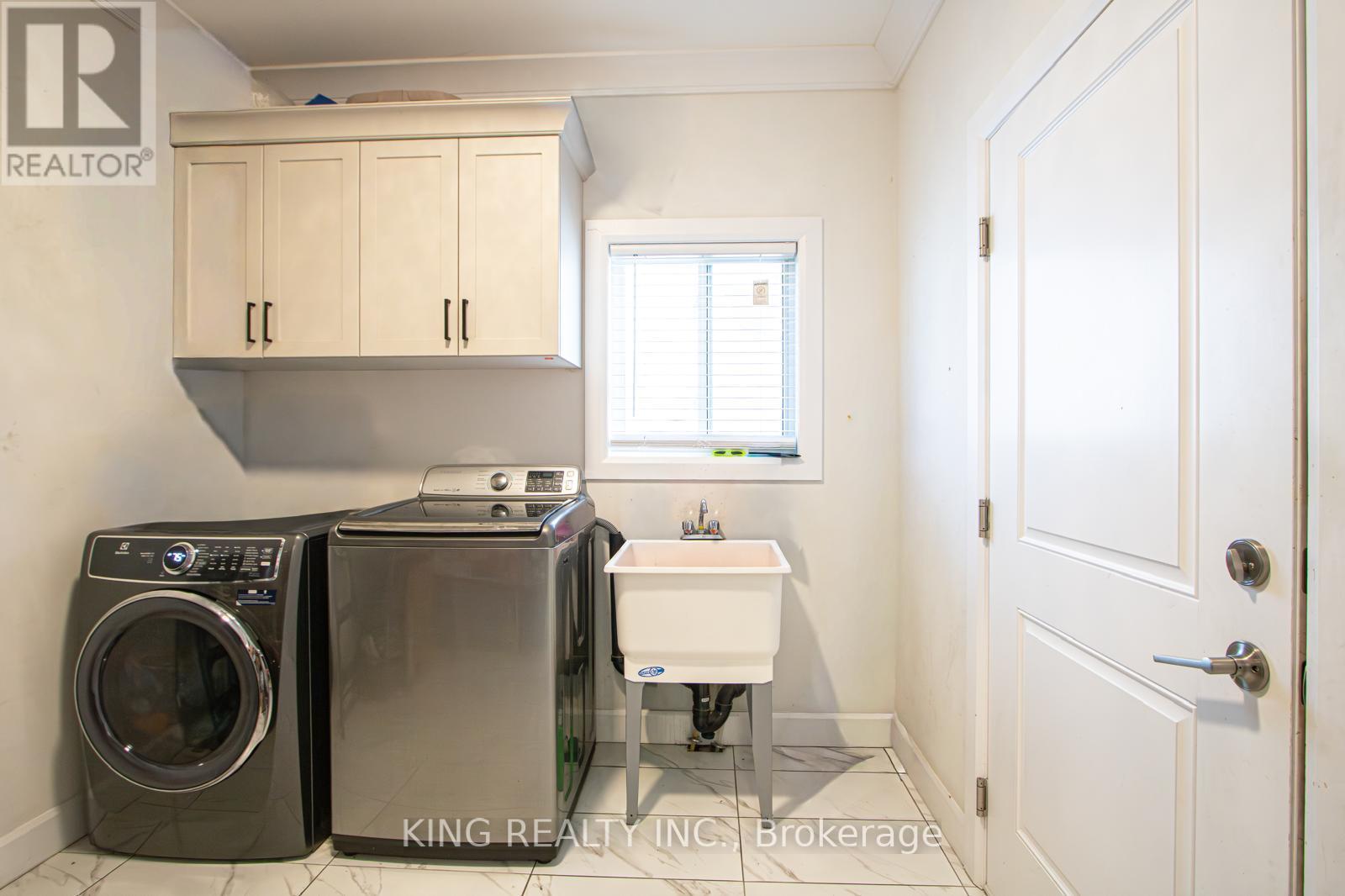 2880 Doyle Drive, London South (South U), Ontario  N6M 1G5 - Photo 17 - X12447261