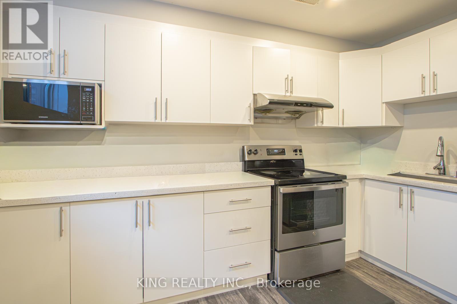 2880 Doyle Drive, London South (South U), Ontario  N6M 1G5 - Photo 37 - X12447261