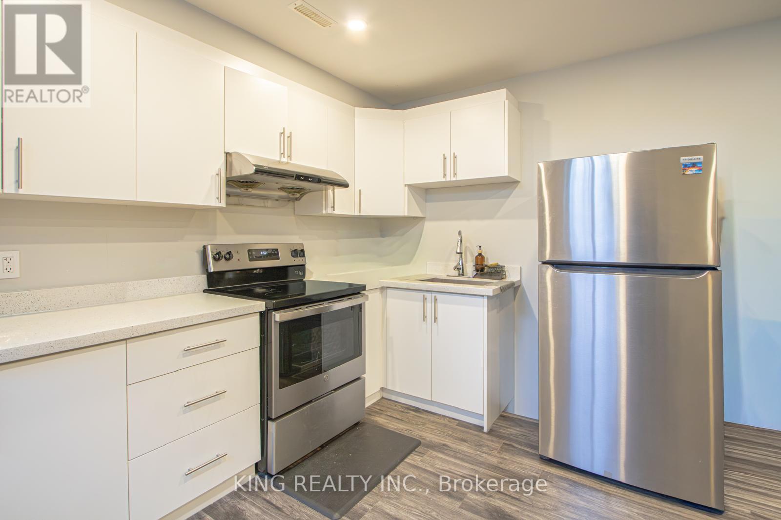 2880 Doyle Drive, London South (South U), Ontario  N6M 1G5 - Photo 39 - X12447261