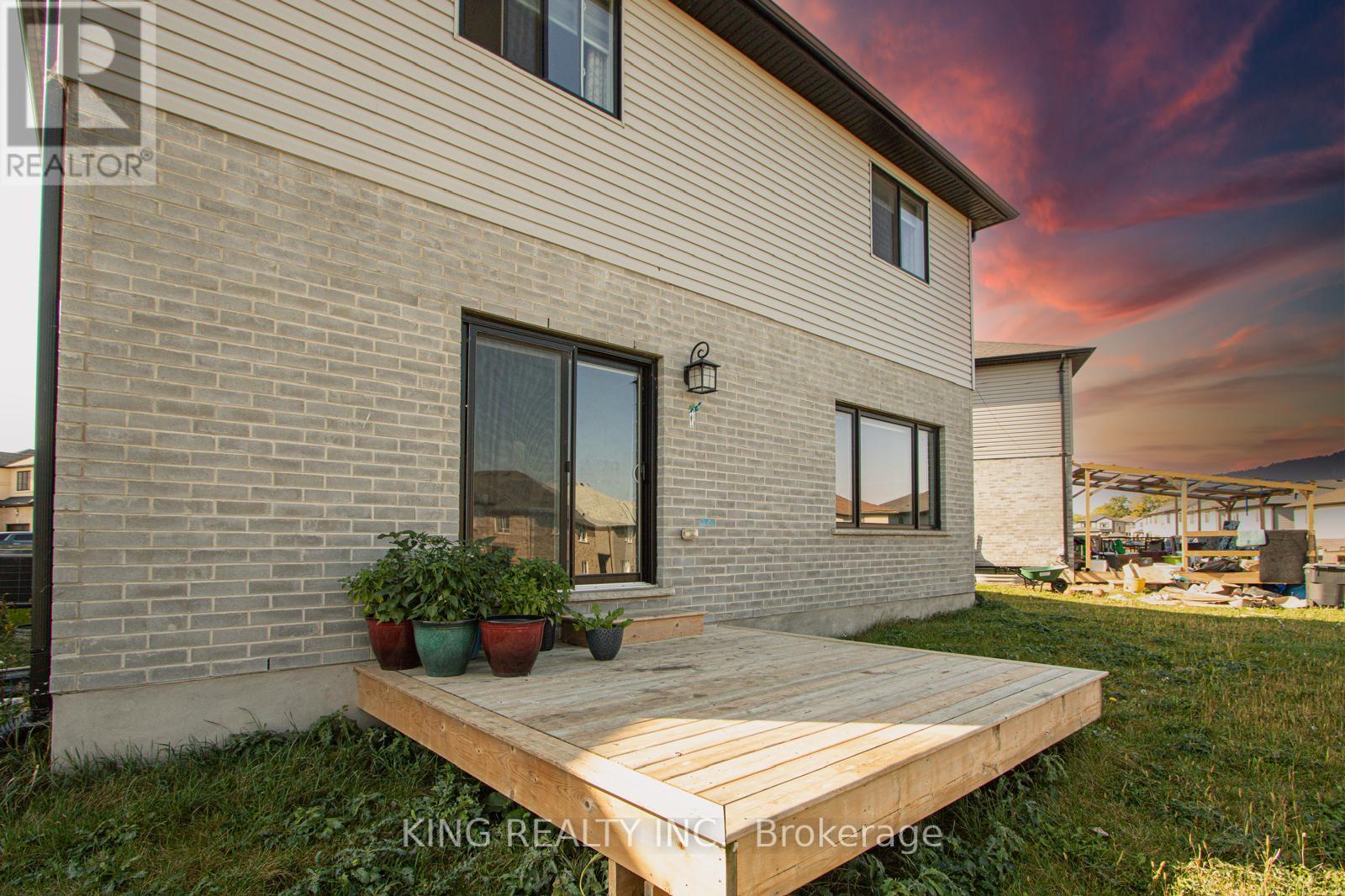2880 Doyle Drive, London South (South U), Ontario  N6M 1G5 - Photo 44 - X12447261