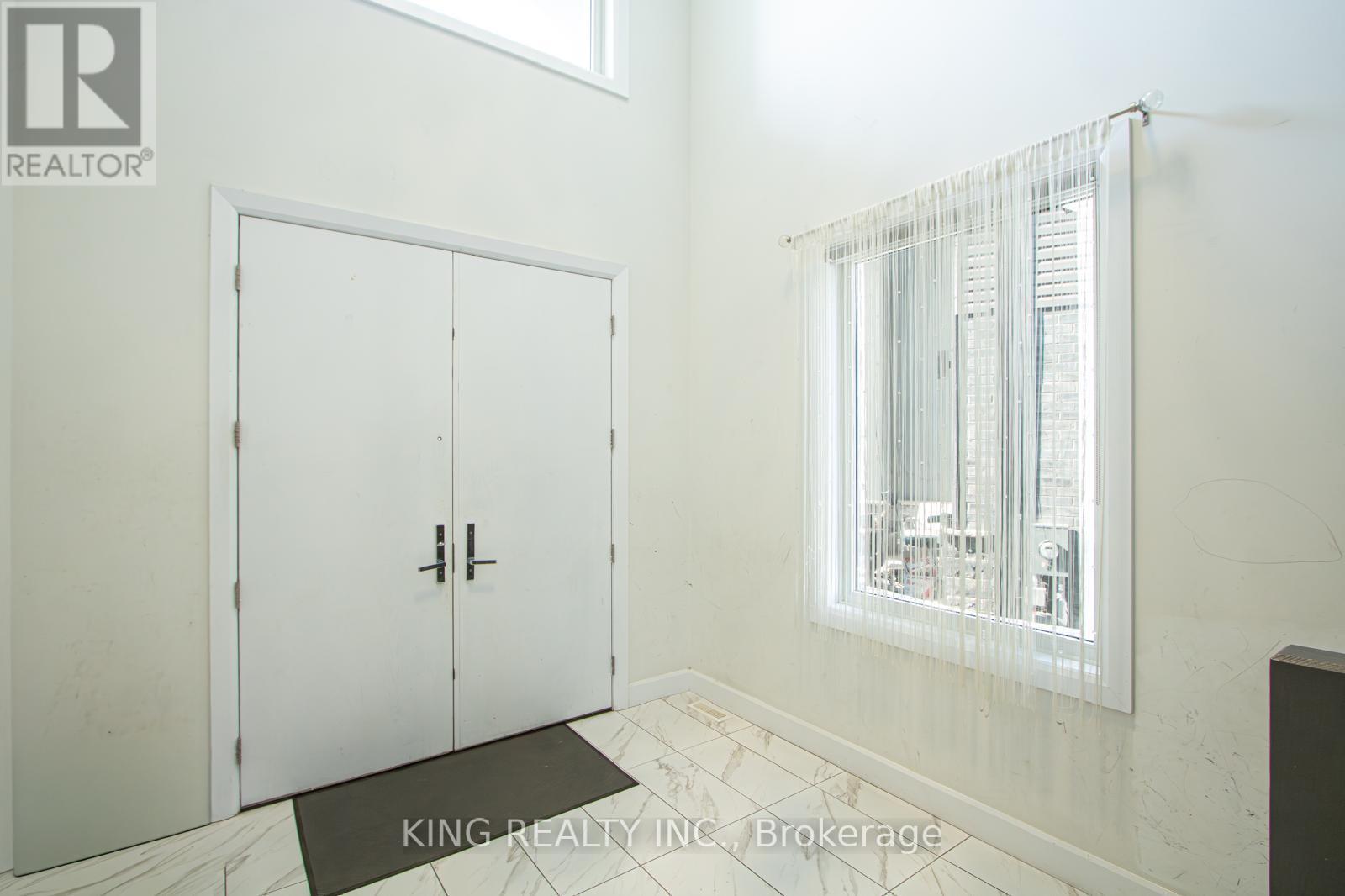 2880 Doyle Drive, London South (South U), Ontario  N6M 1G5 - Photo 6 - X12447261