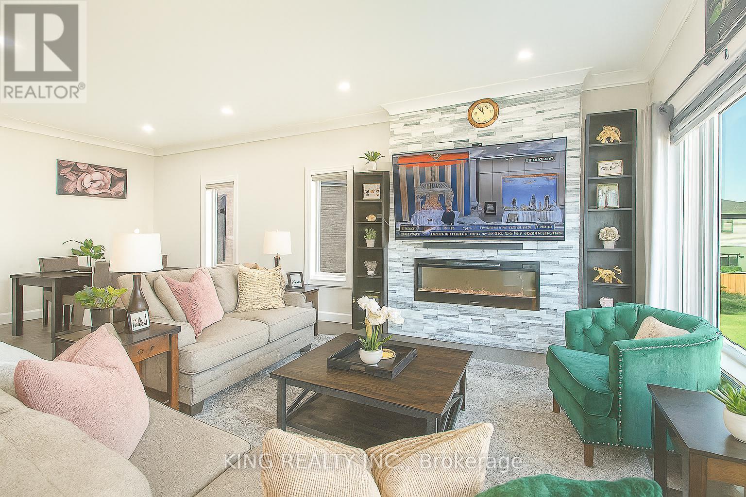 2880 Doyle Drive, London South (South U), Ontario  N6M 1G5 - Photo 8 - X12447261