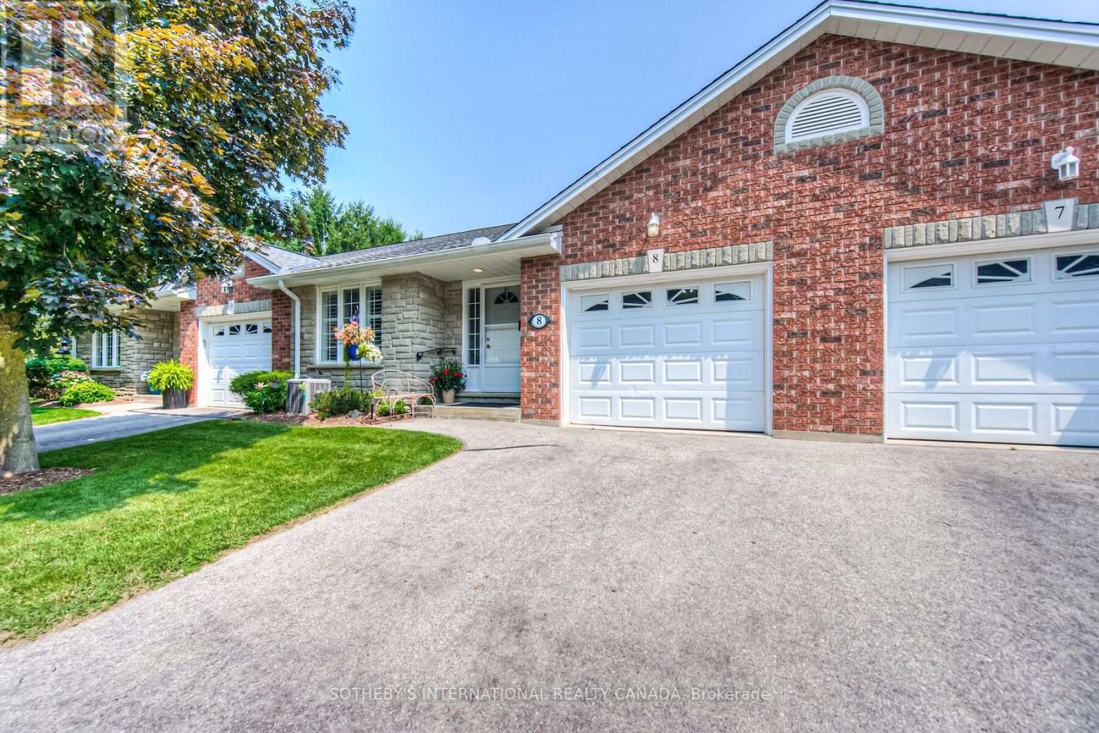 8 - 150 Oak Street, Norfolk (Simcoe), Ontario  N3Y 5M5 - Photo 2 - X12447273