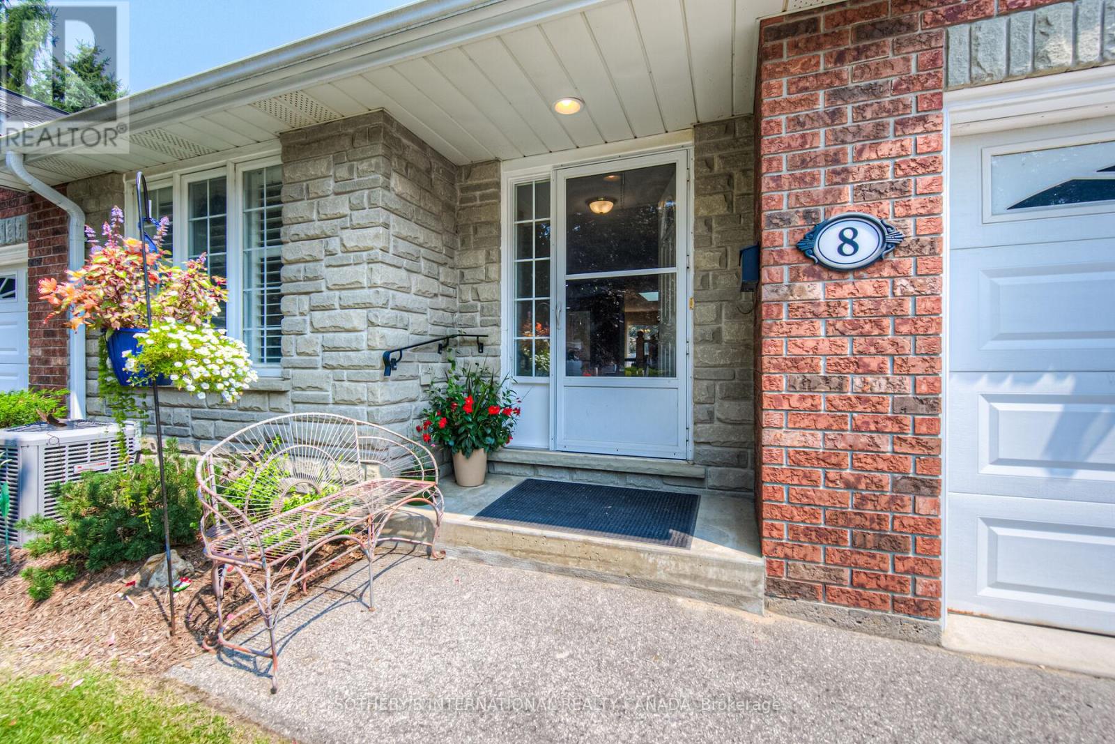 8 - 150 Oak Street, Norfolk (Simcoe), Ontario  N3Y 5M5 - Photo 3 - X12447273