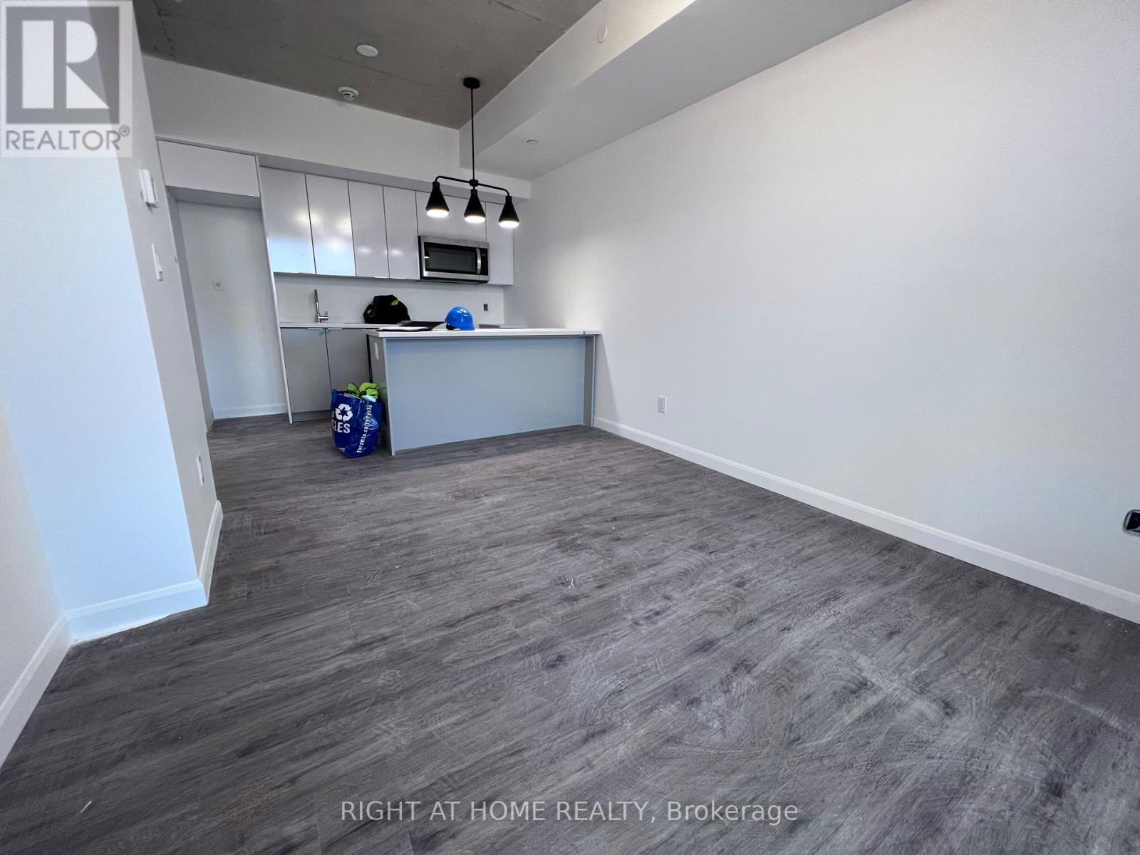 711 - 7 Erie Avenue, Brantford, Ontario  N3S 0K5 - Photo 11 - X12447287