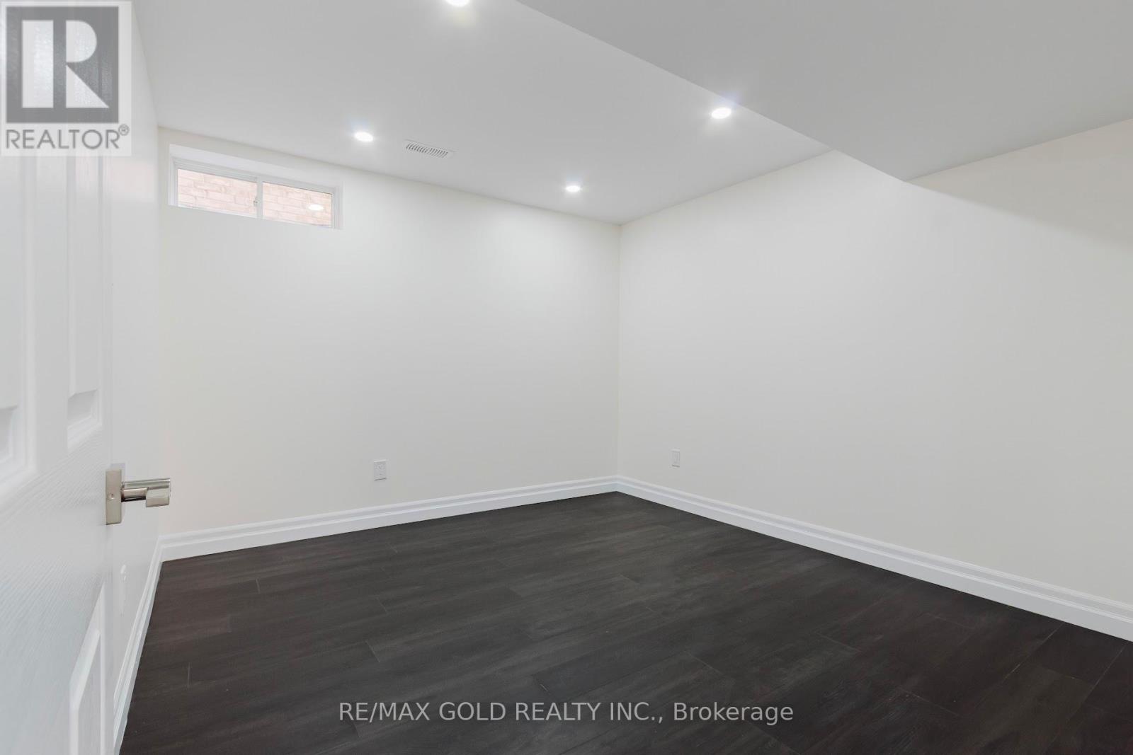 349 Bamberg Crescent, Waterloo, Ontario  N2T 0B5 - Photo 13 - X12447310