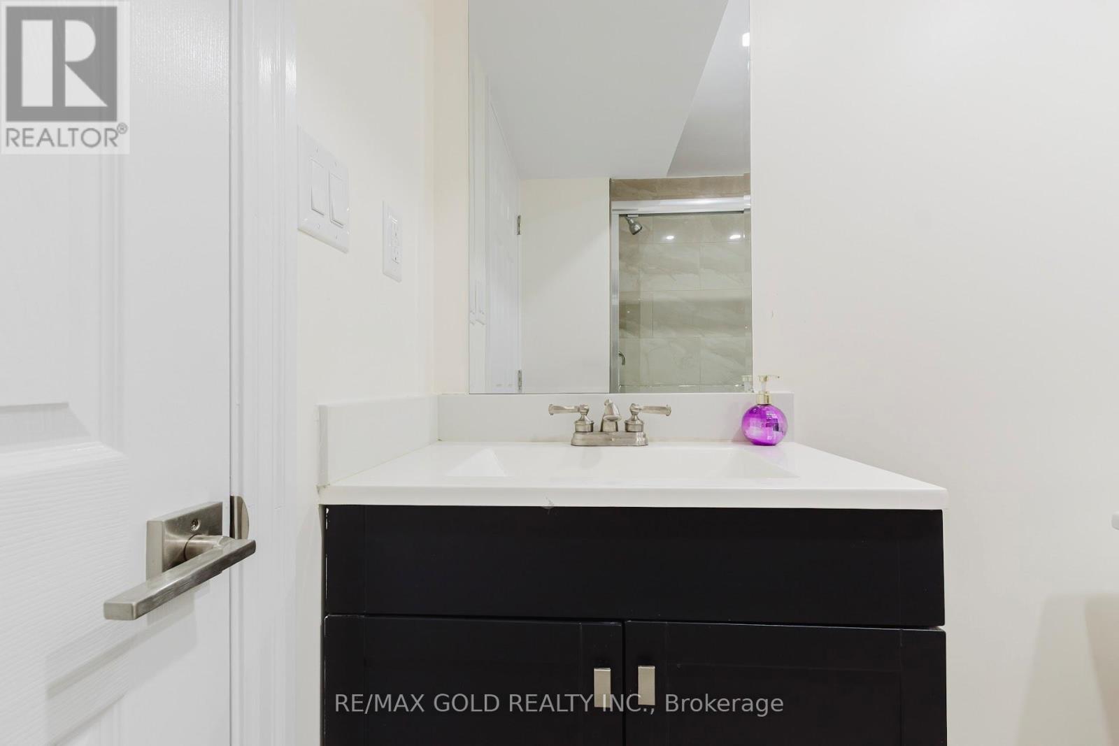349 Bamberg Crescent, Waterloo, Ontario  N2T 0B5 - Photo 20 - X12447310