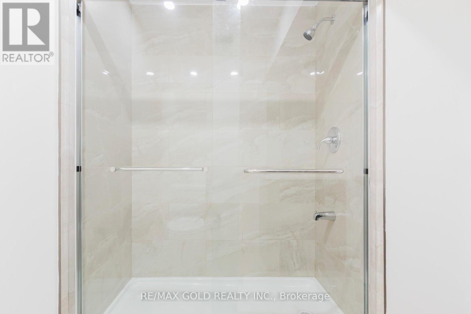 349 Bamberg Crescent, Waterloo, Ontario  N2T 0B5 - Photo 21 - X12447310