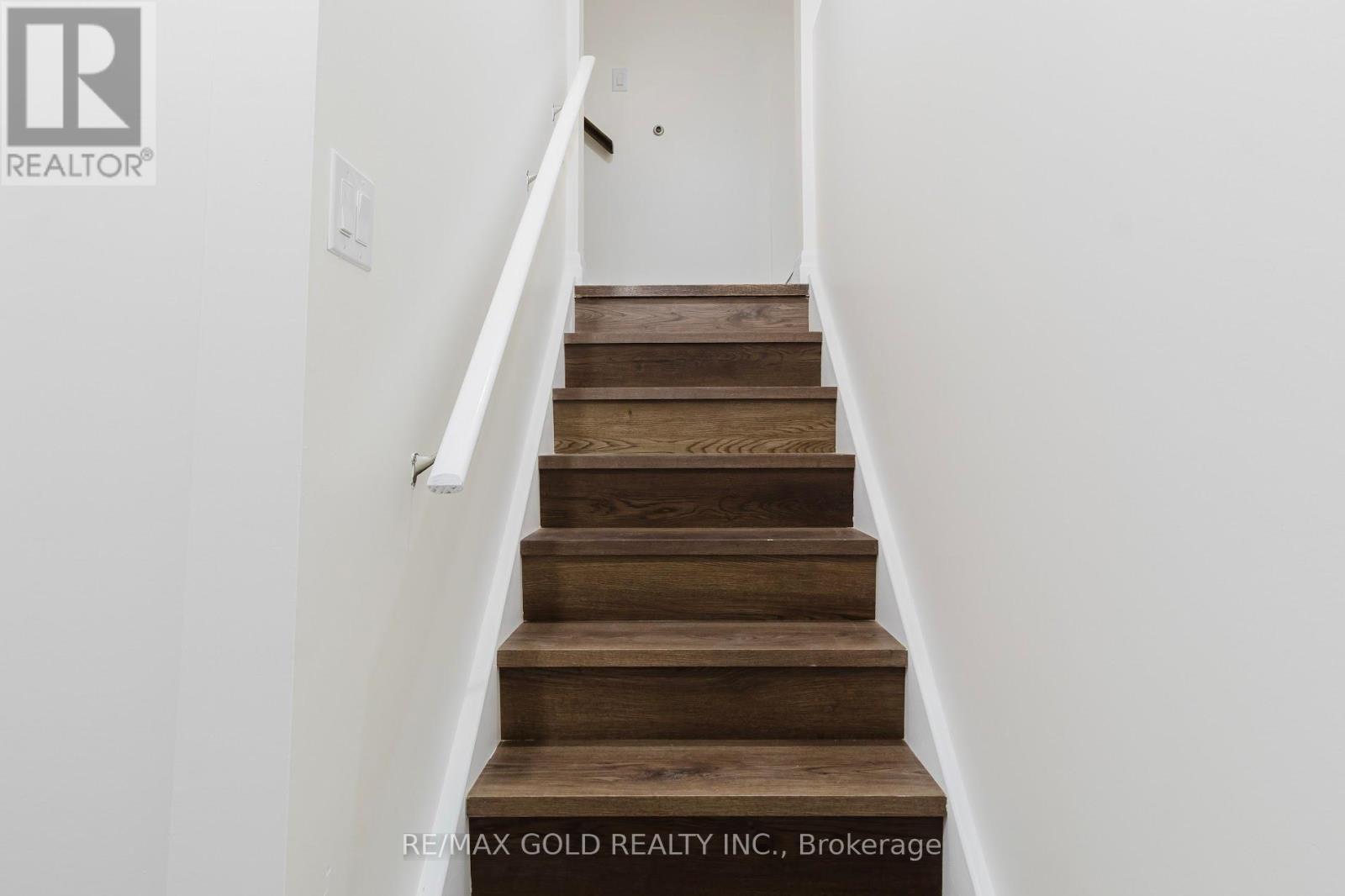 349 Bamberg Crescent, Waterloo, Ontario  N2T 0B5 - Photo 5 - X12447310