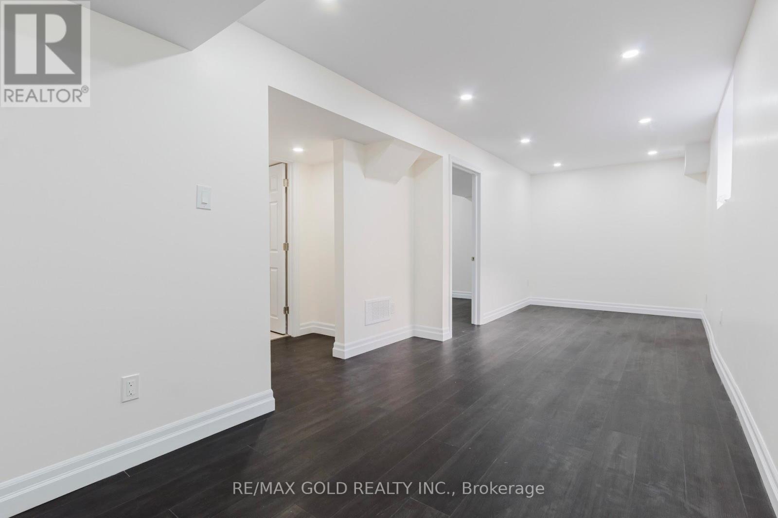 349 Bamberg Crescent, Waterloo, Ontario  N2T 0B5 - Photo 9 - X12447310
