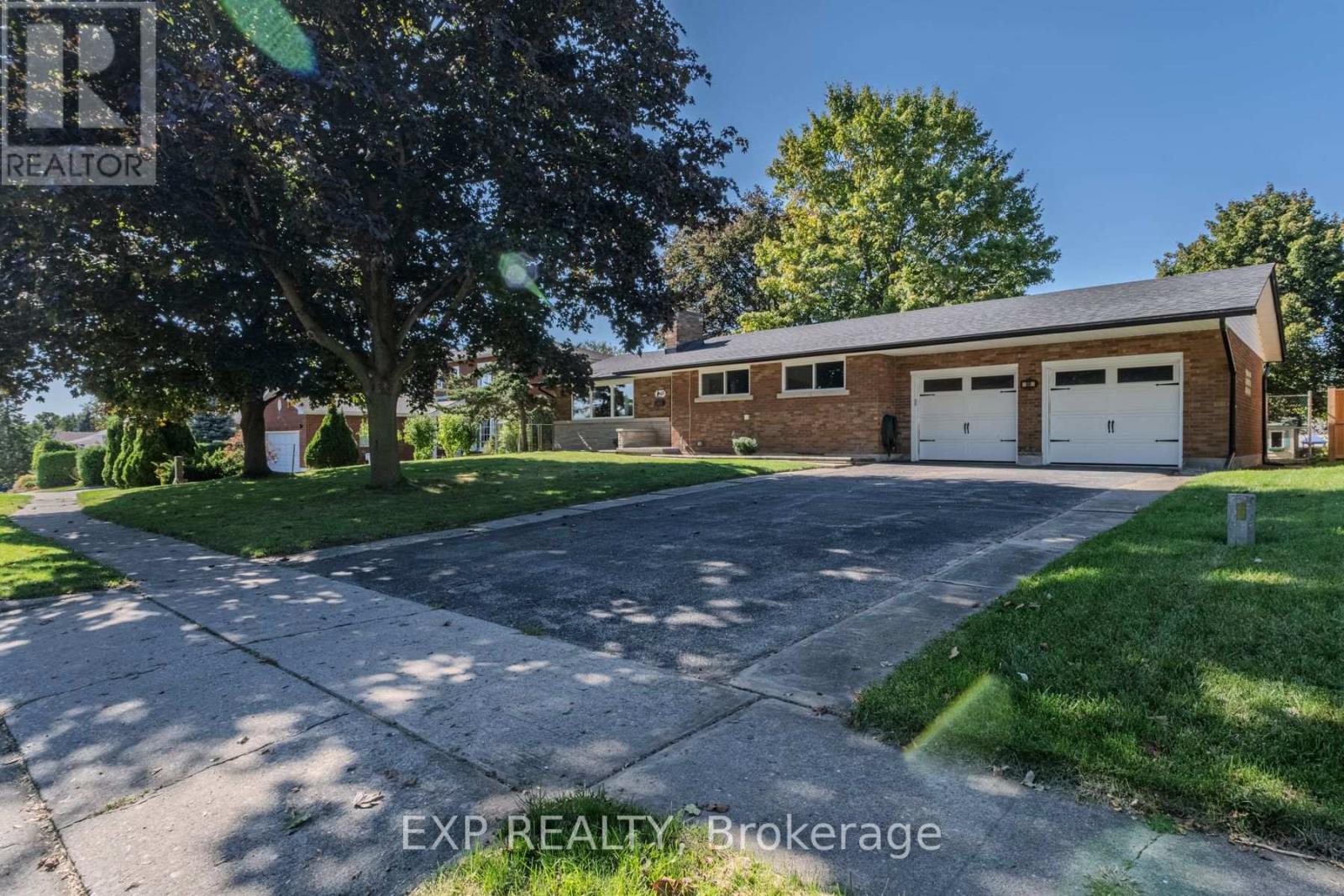 60 Alexander Avenue, Cambridge, Ontario  N1R 5K7 - Photo 3 - X12447316