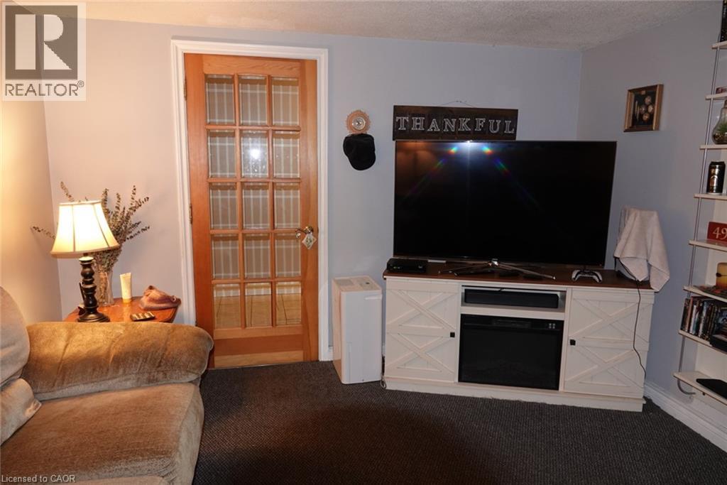 5475 Lakeshore Road Unit# 9, Burlington, Ontario  L7L 1E1 - Photo 23 - 40776174