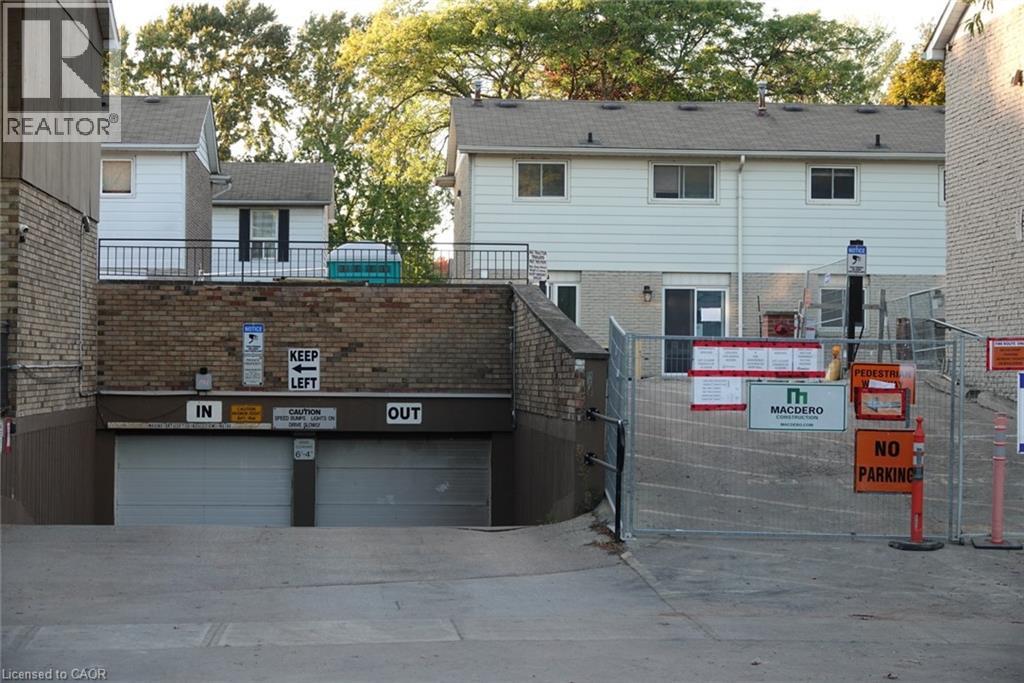 5475 Lakeshore Road Unit# 9, Burlington, Ontario  L7L 1E1 - Photo 34 - 40776174
