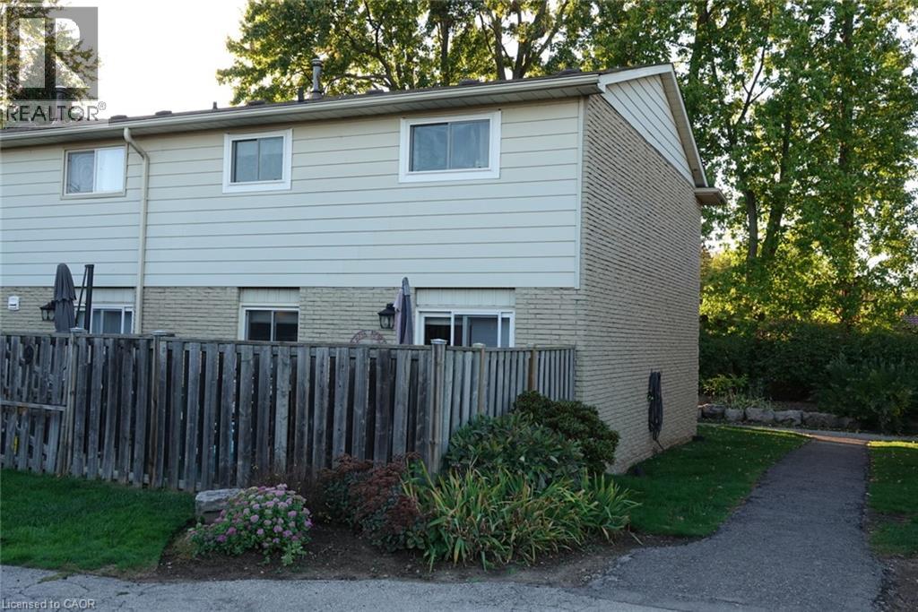 5475 Lakeshore Road Unit# 9, Burlington, Ontario  L7L 1E1 - Photo 28 - 40776174