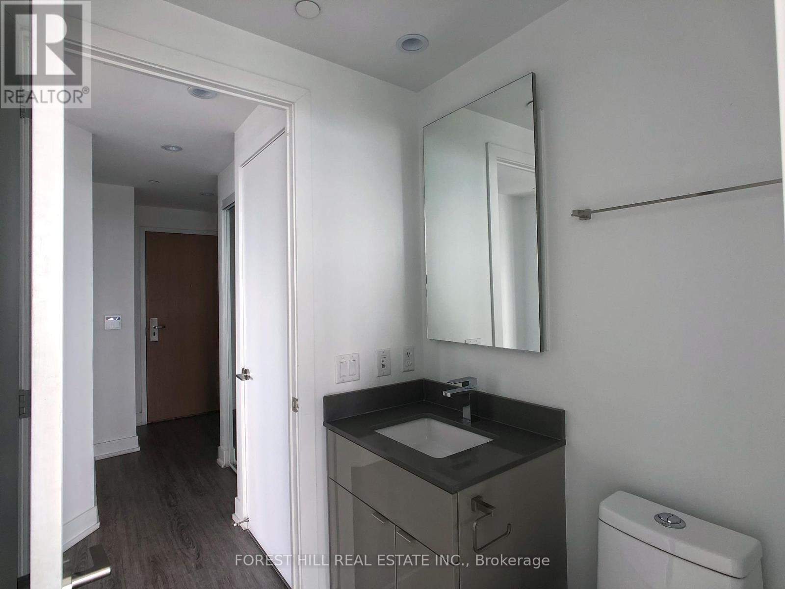 5610 - 7 Grenville Street, Toronto (Bay Street Corridor), Ontario  M4Y 0E9 - Photo 10 - C12447390