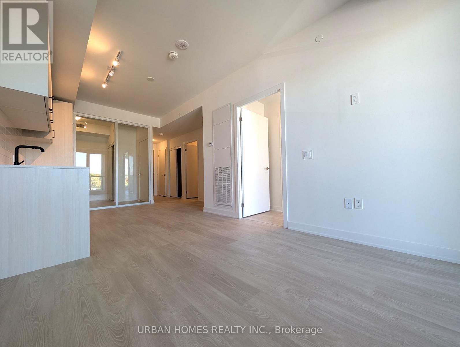 420 - 1 Kyle Lowry Road, Toronto, Ontario  M3C 0S6 - Photo 10 - C12447392