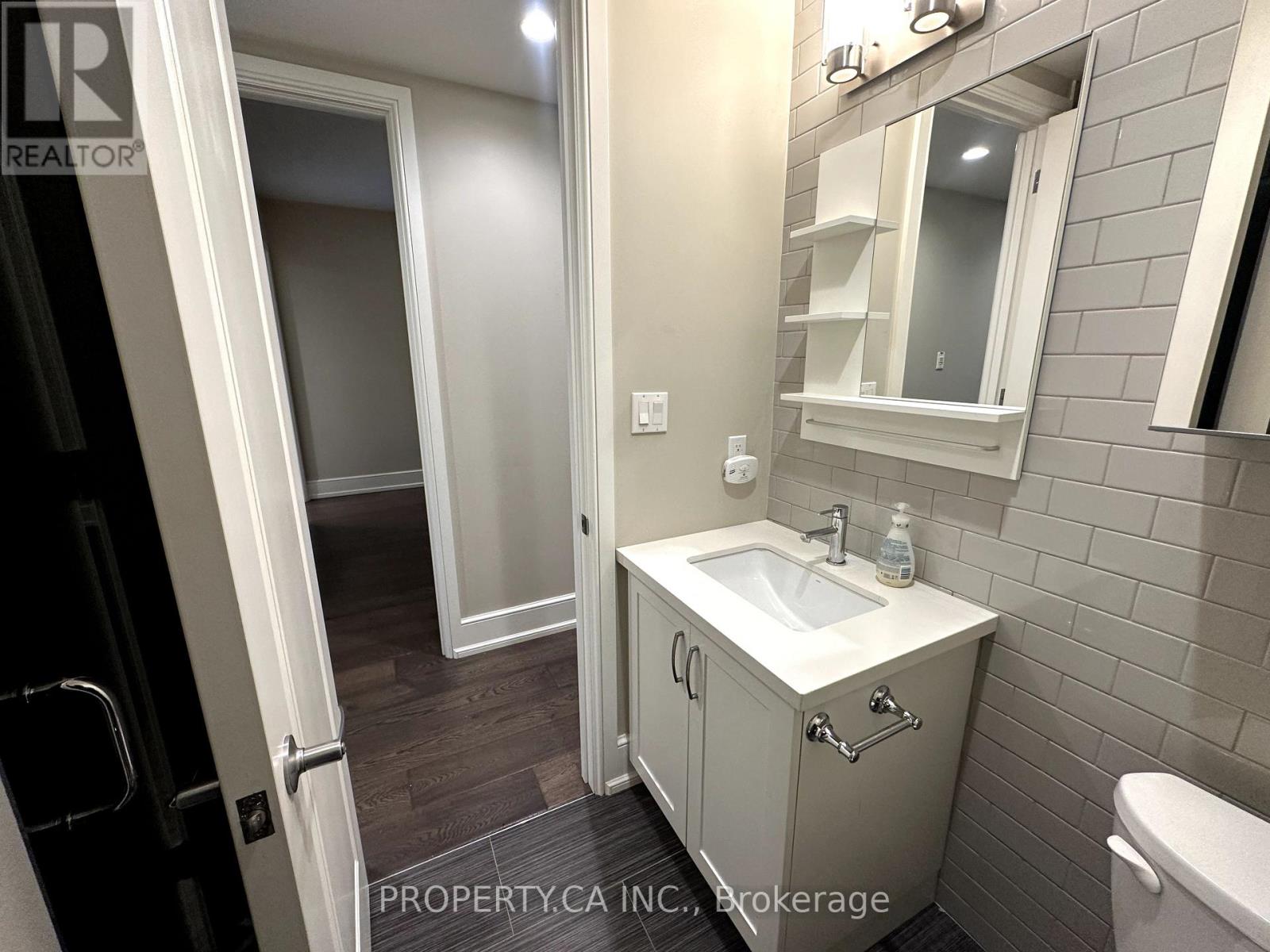 05 - 28 Madison Avenue, Toronto, Ontario  M5R 2S1 - Photo 16 - C12447397