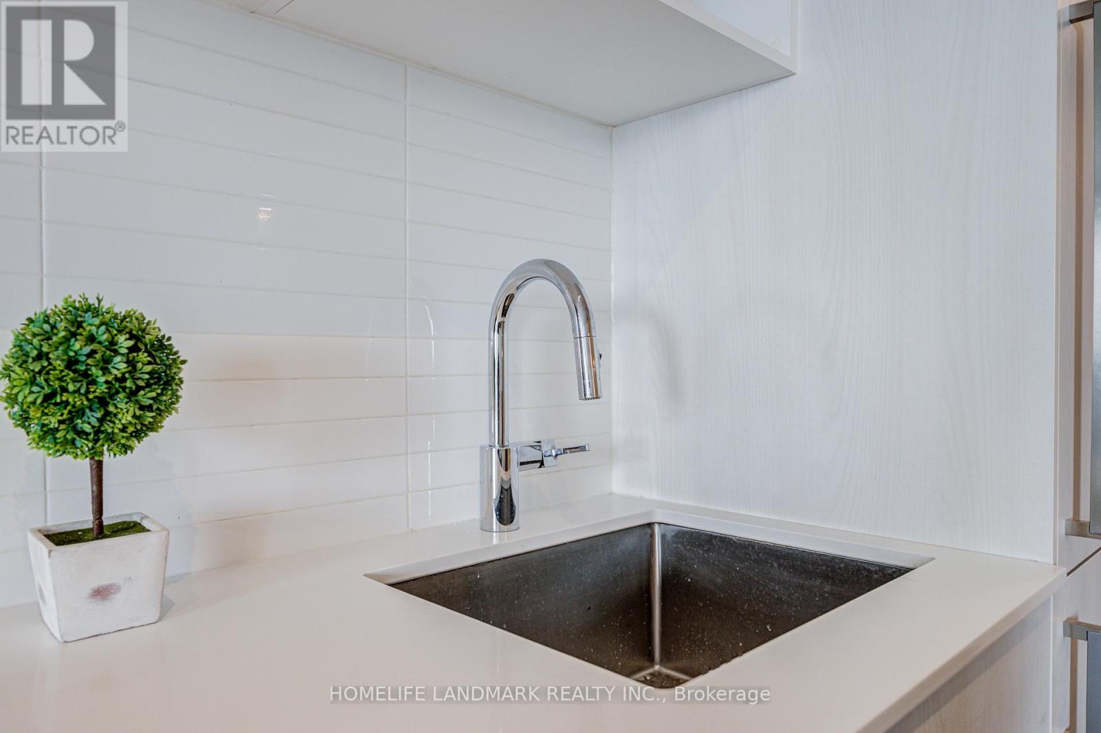 1509 - 138 Downes Street, Toronto, Ontario  M5E 0E4 - Photo 11 - C12447423
