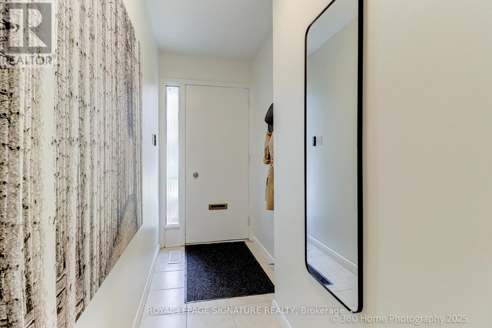 87 Combermere Drive, Toronto, Ontario  M3A 2W4 - Photo 2 - C12447450