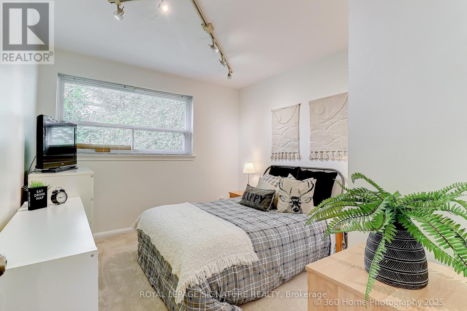 87 Combermere Drive, Toronto, Ontario  M3A 2W4 - Photo 20 - C12447450