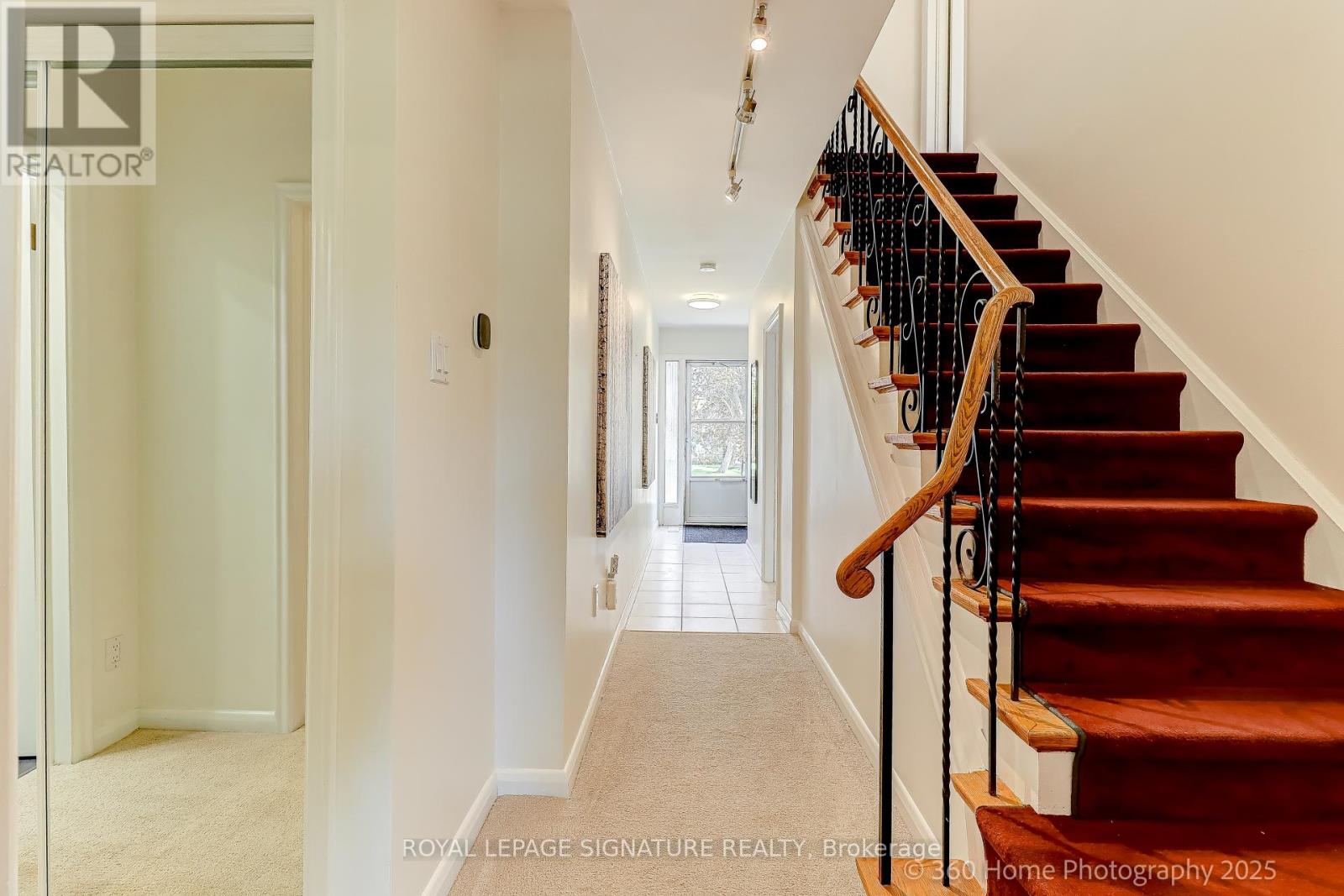 87 Combermere Drive, Toronto, Ontario  M3A 2W4 - Photo 3 - C12447450