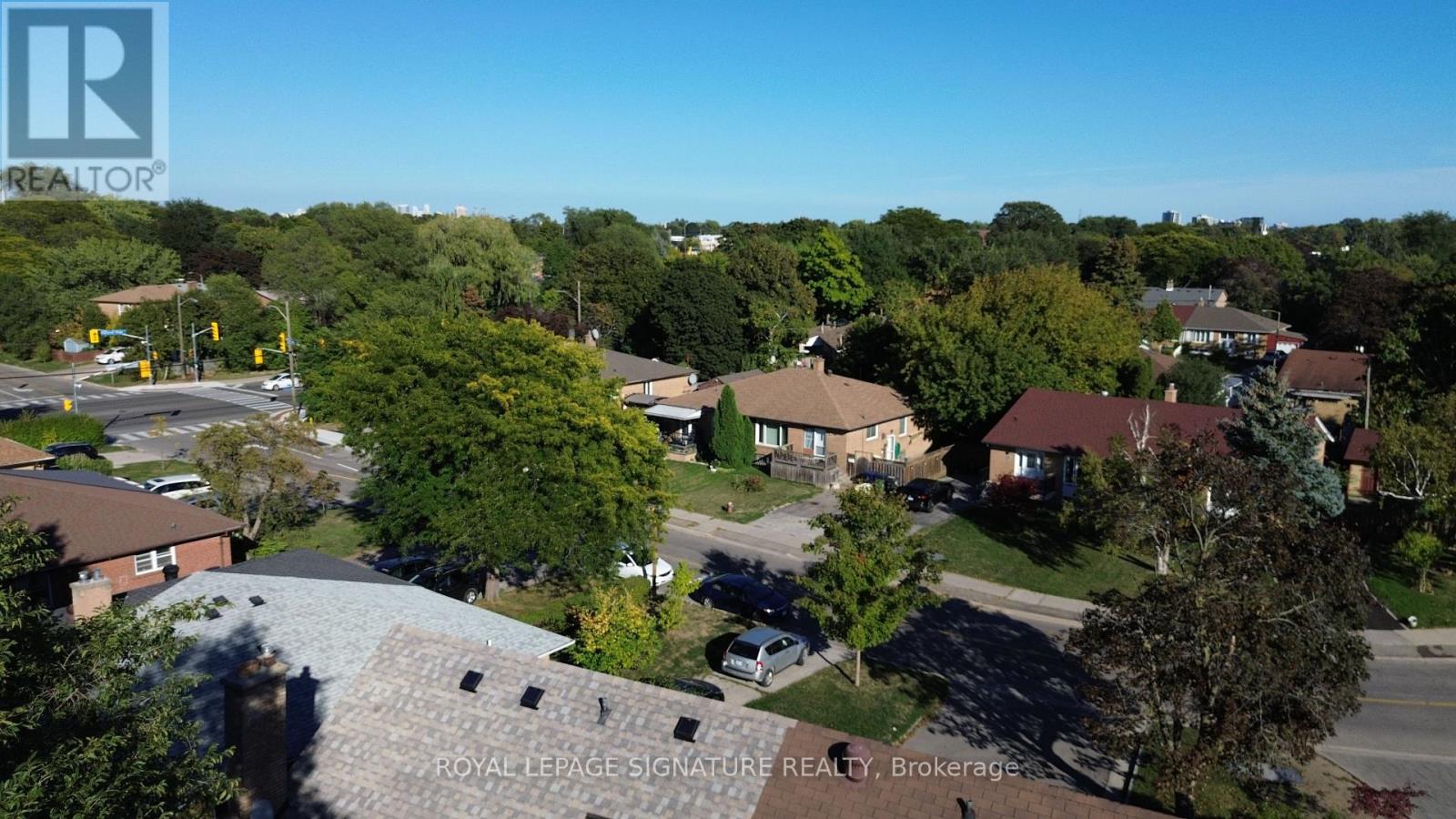 87 Combermere Drive, Toronto, Ontario  M3A 2W4 - Photo 35 - C12447450