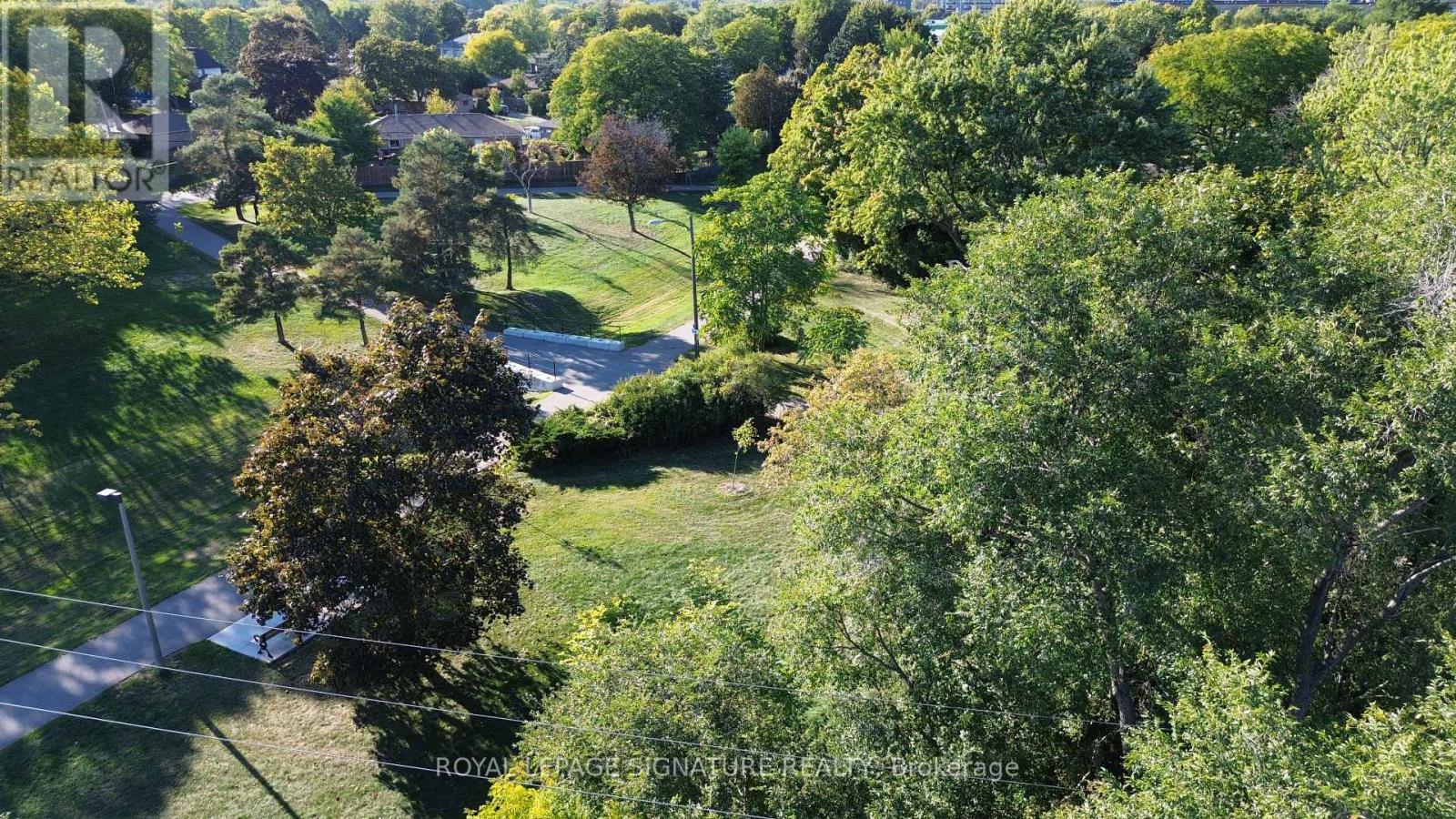 87 Combermere Drive, Toronto, Ontario  M3A 2W4 - Photo 36 - C12447450