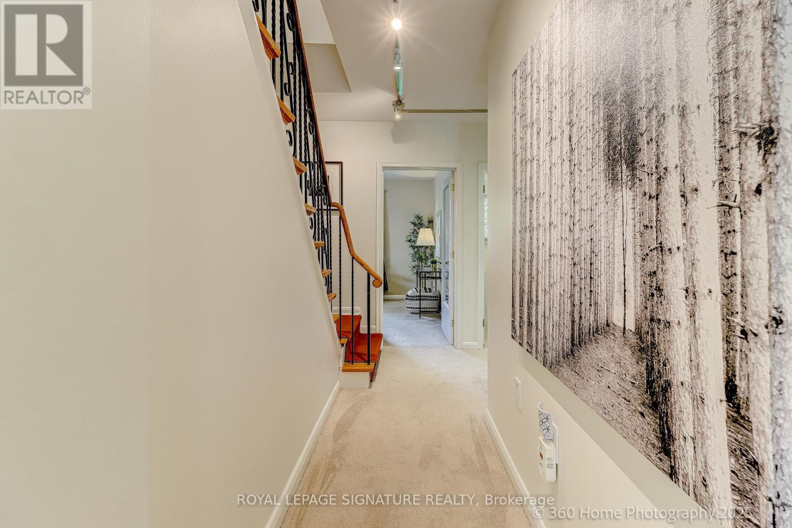 87 Combermere Drive, Toronto, Ontario  M3A 2W4 - Photo 4 - C12447450